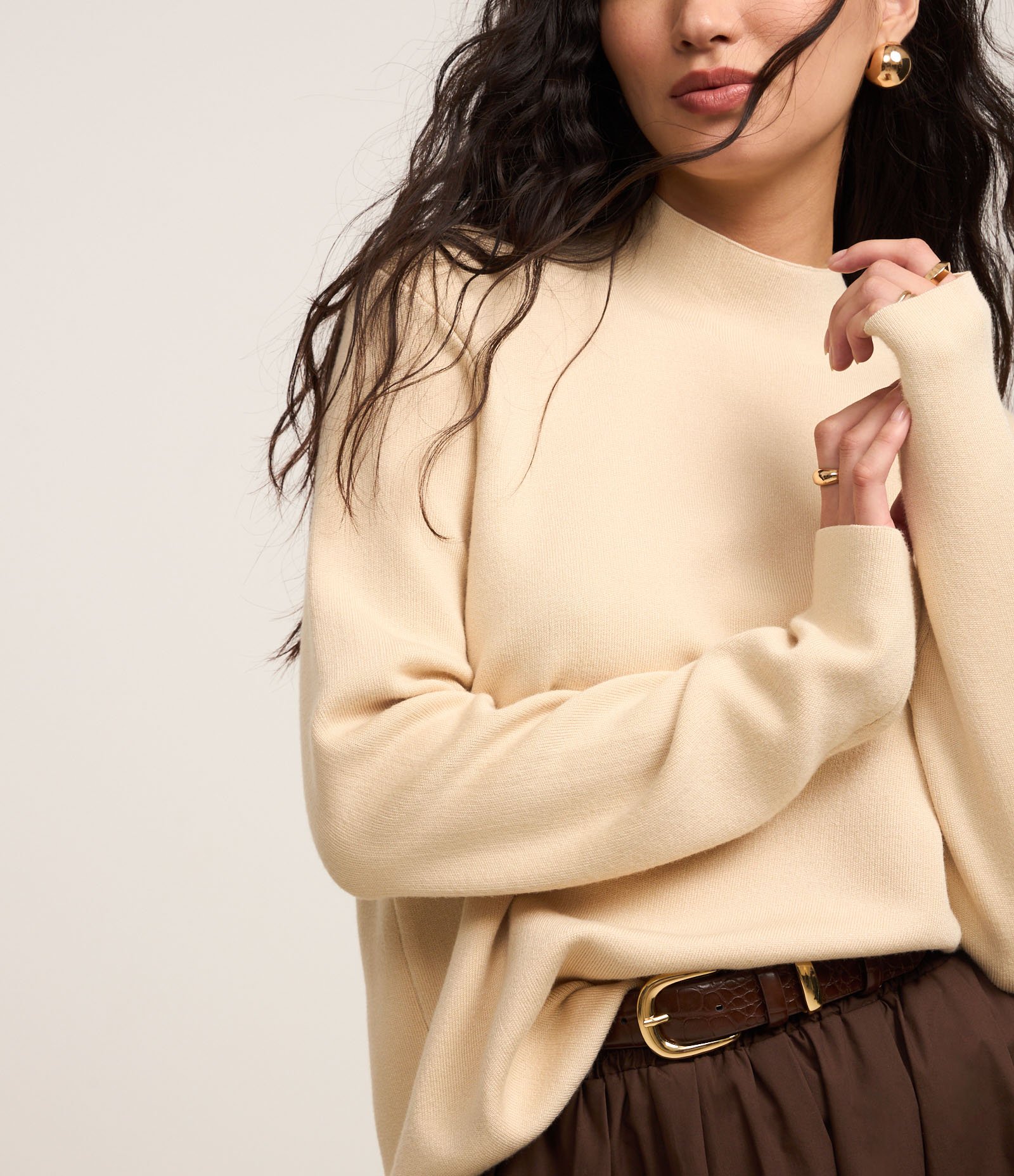 Blusa em Tricô com Golinha Alta Bege 3