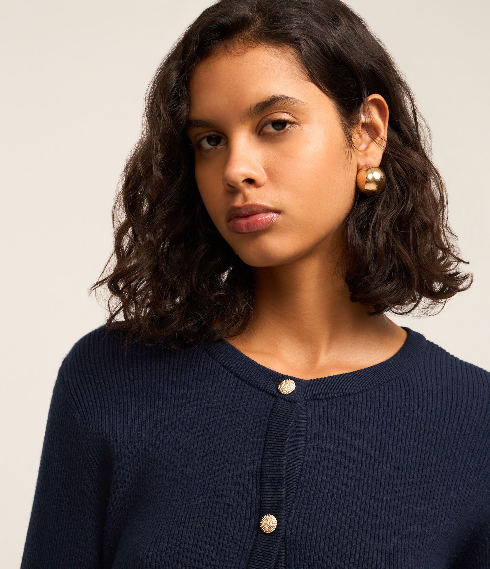 Cardigan Básico em Tricô Canelado com Botões Metalizados Azul Marinho 4