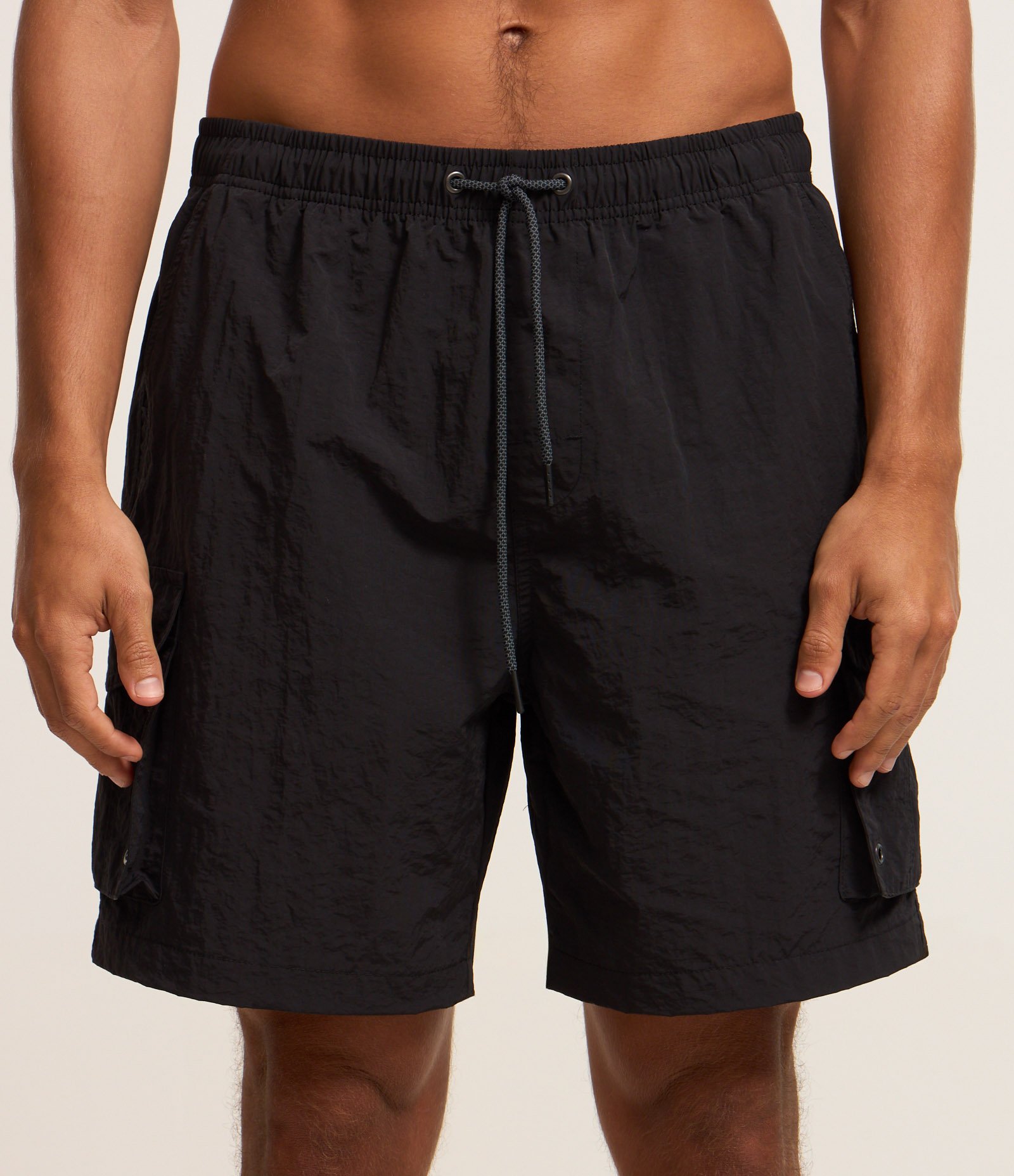 Bermuda em Poliamida com Cós Elástico e Bolso Cargo 2