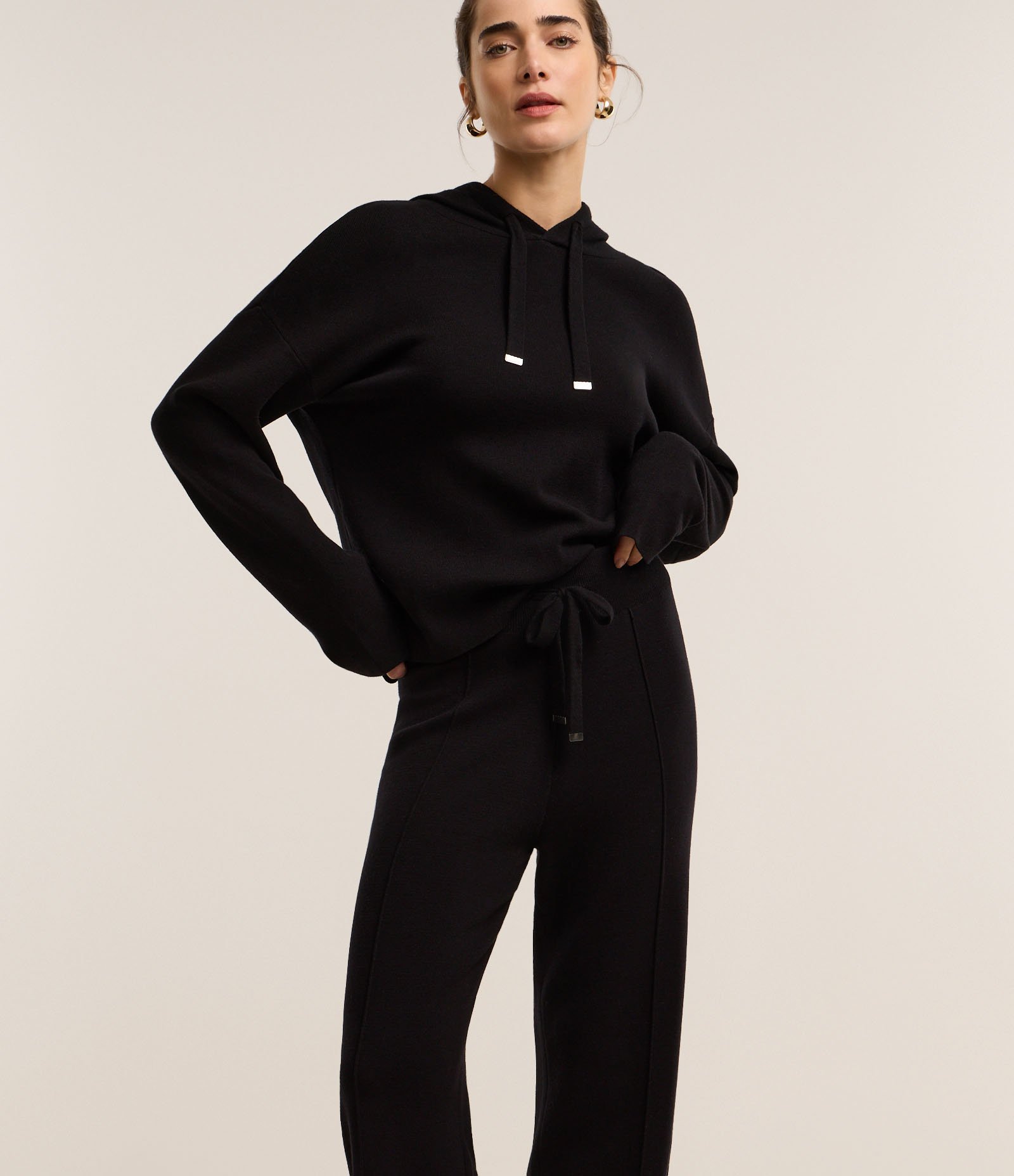 Calça Wide Leg em Tricô com Cós de Ribana e Frisos Preto 2