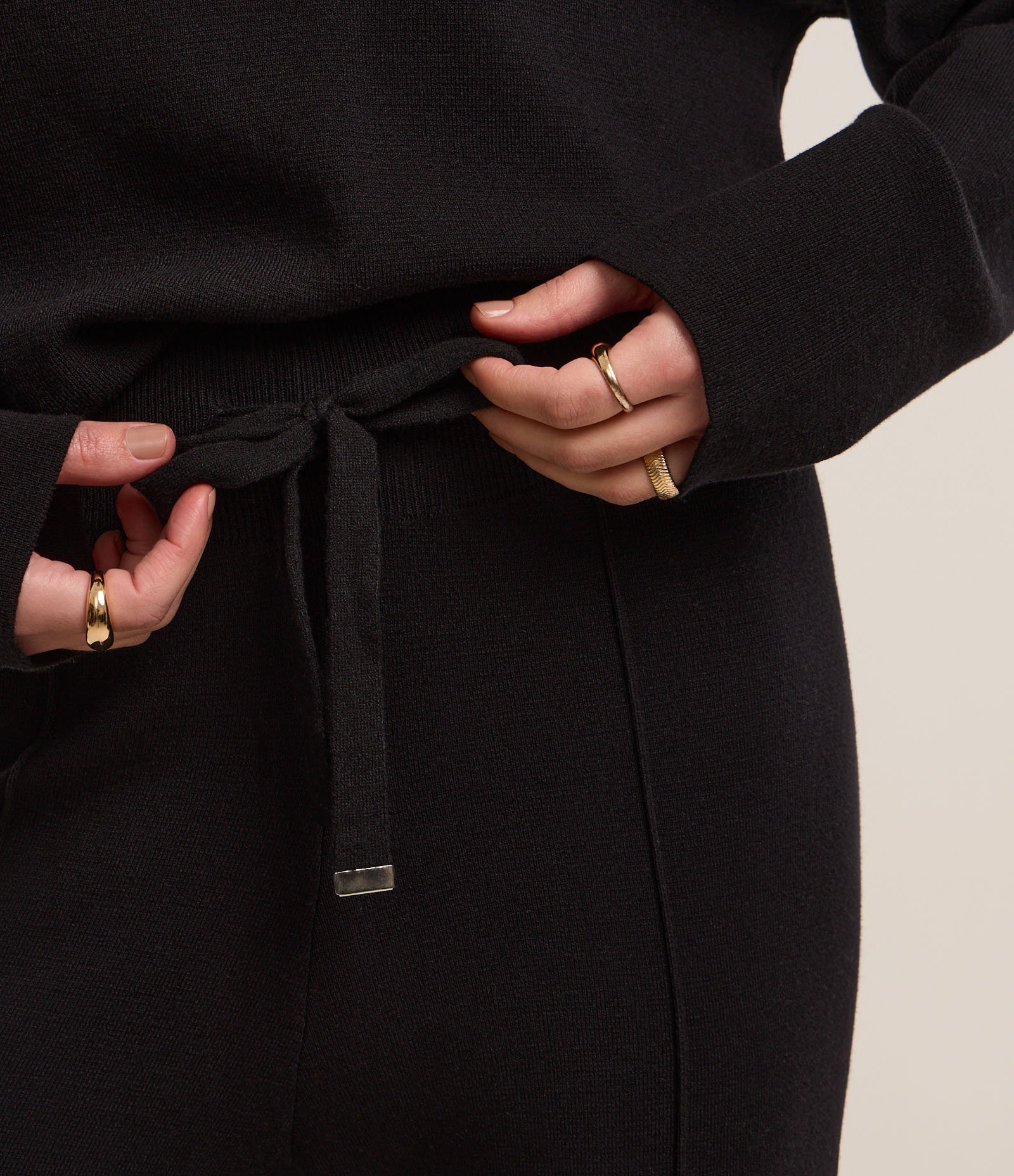 Calça Wide Leg em Tricô com Cós de Ribana e Frisos Preto 4