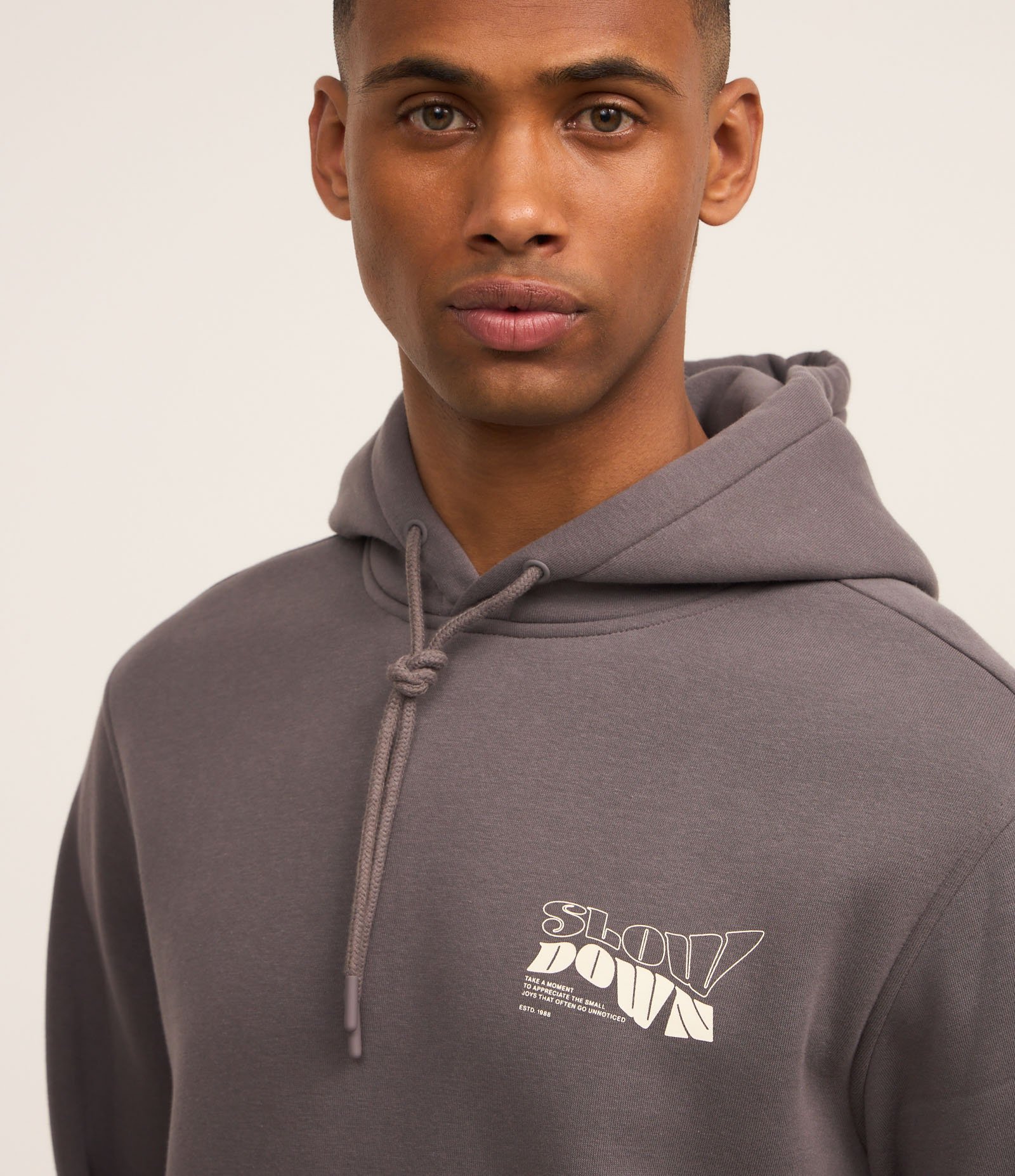 Casaco Comfort em Moletom e Estampa Lettering Cinza 4