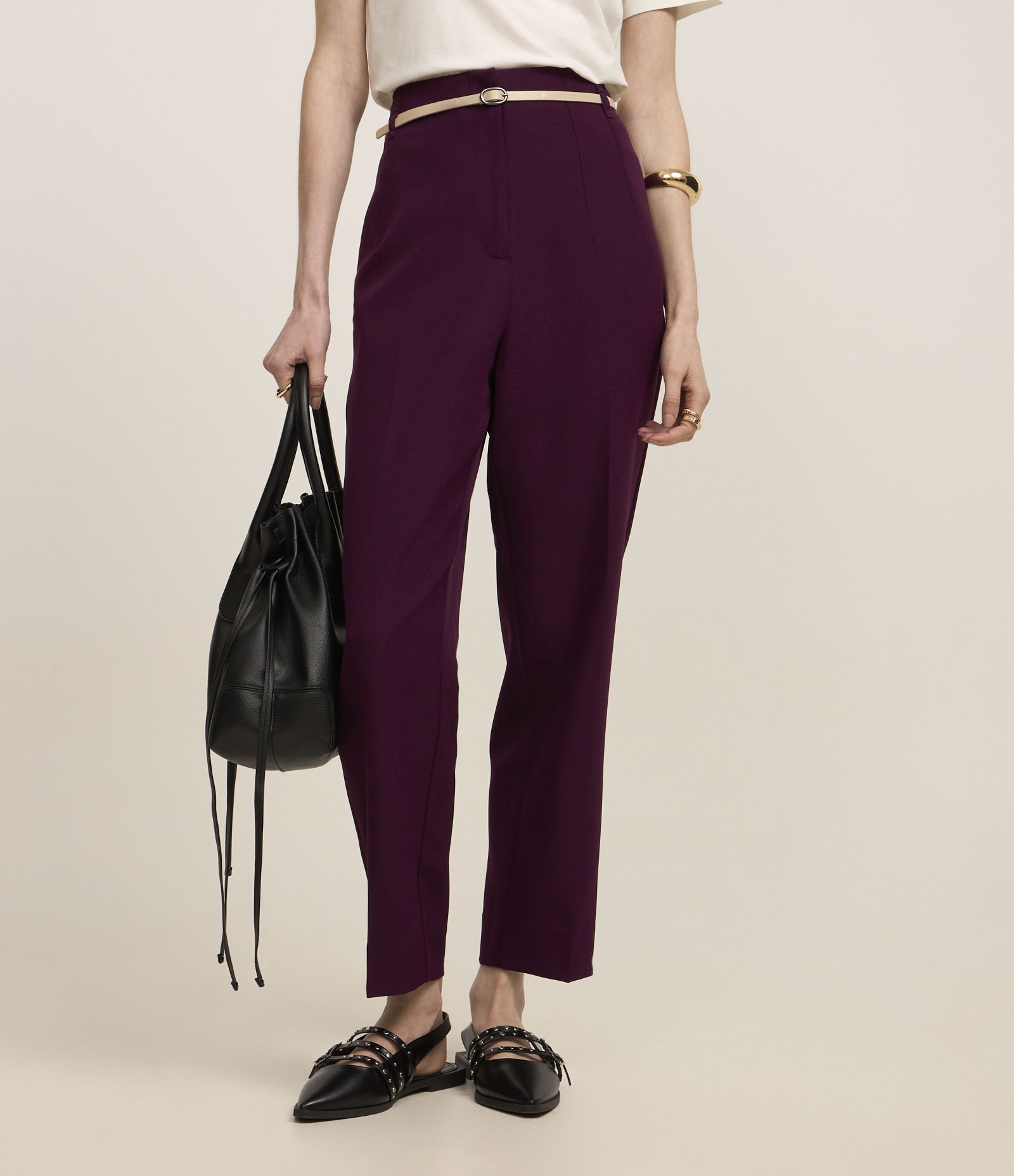 Calça Cenoura Alfaiatada com Cinto Fivela Vinho 3