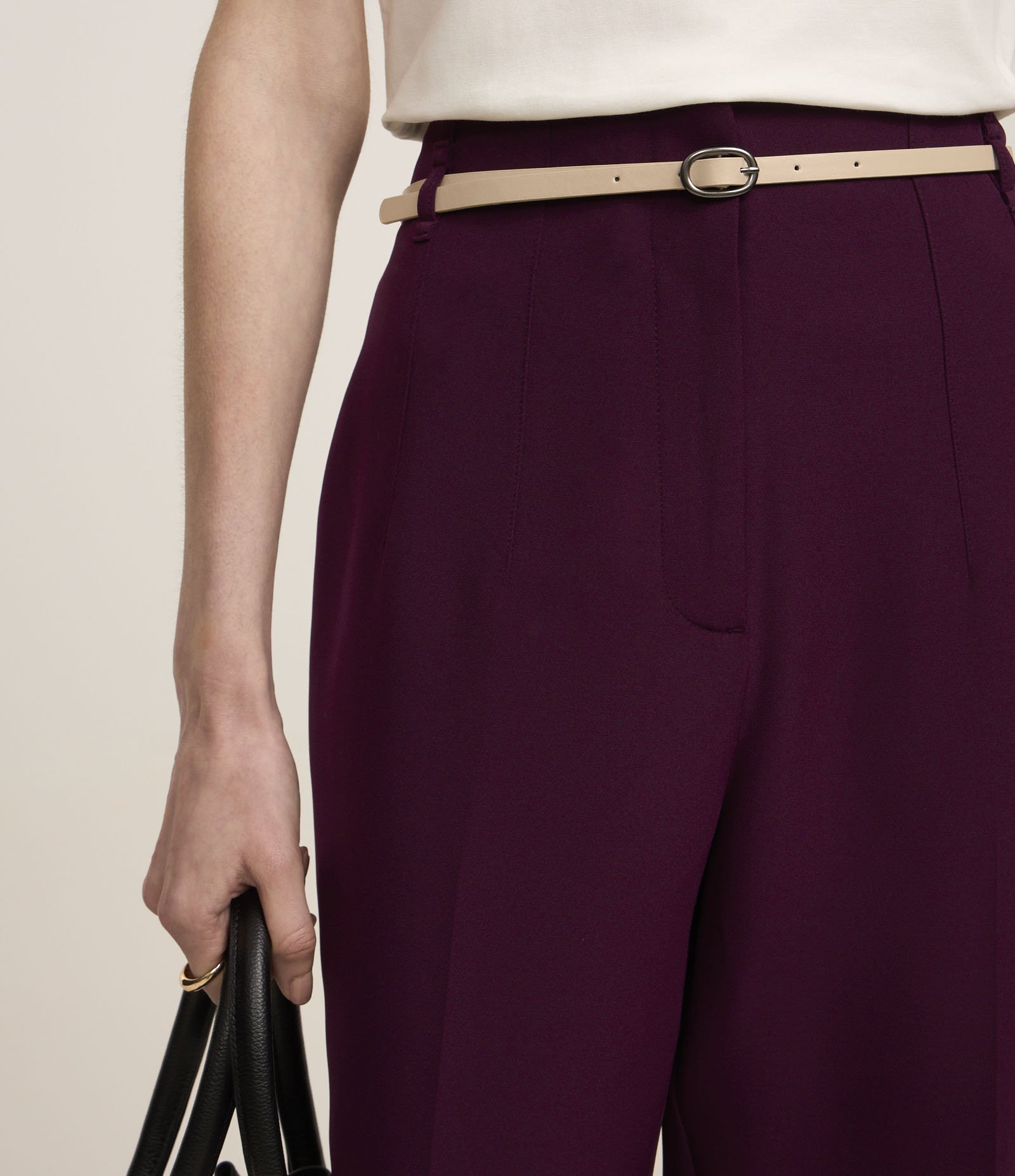 Calça Cenoura Alfaiatada com Cinto Fivela Vinho 4