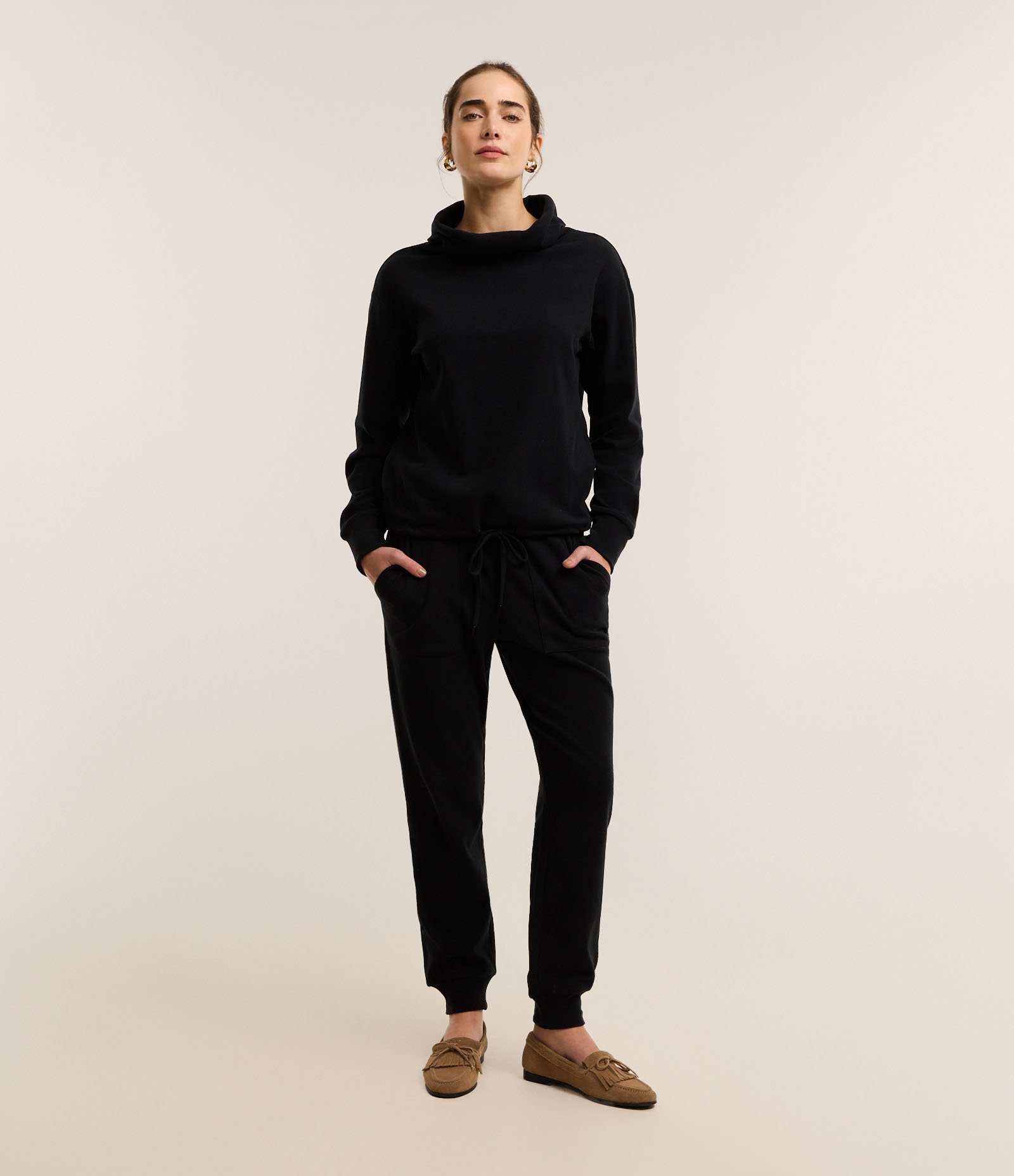 Calça Jogger Cintura Alta em Moletinho com Amarração Preto 1