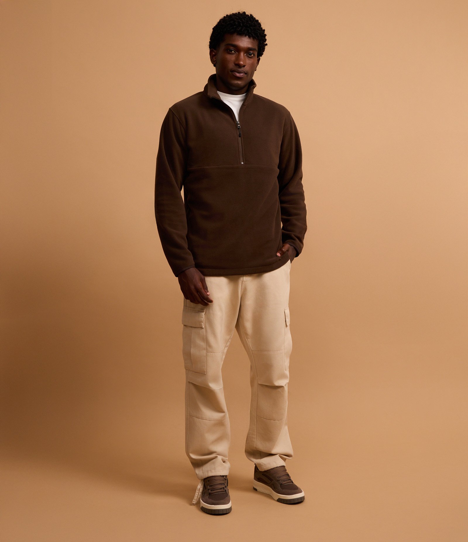 Casaco em Fleece com Gola Alta e Zíper Marrom 2