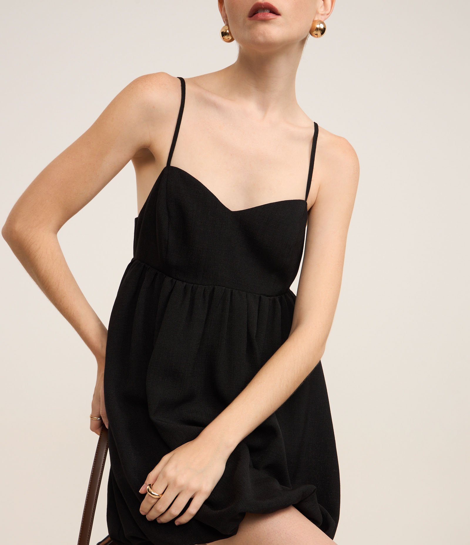 Vestido Balonê Curto Alfaiatado com Busto Recortado Preto 6