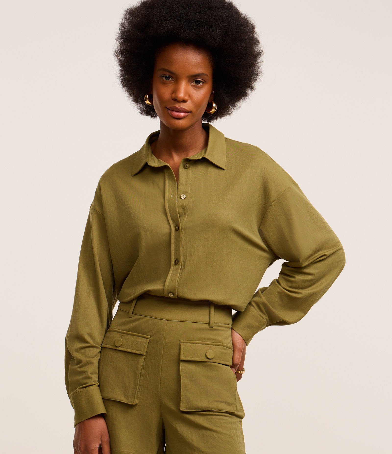 Camisa Regular em Malha Piquet com Prega nas Costas Verde 1