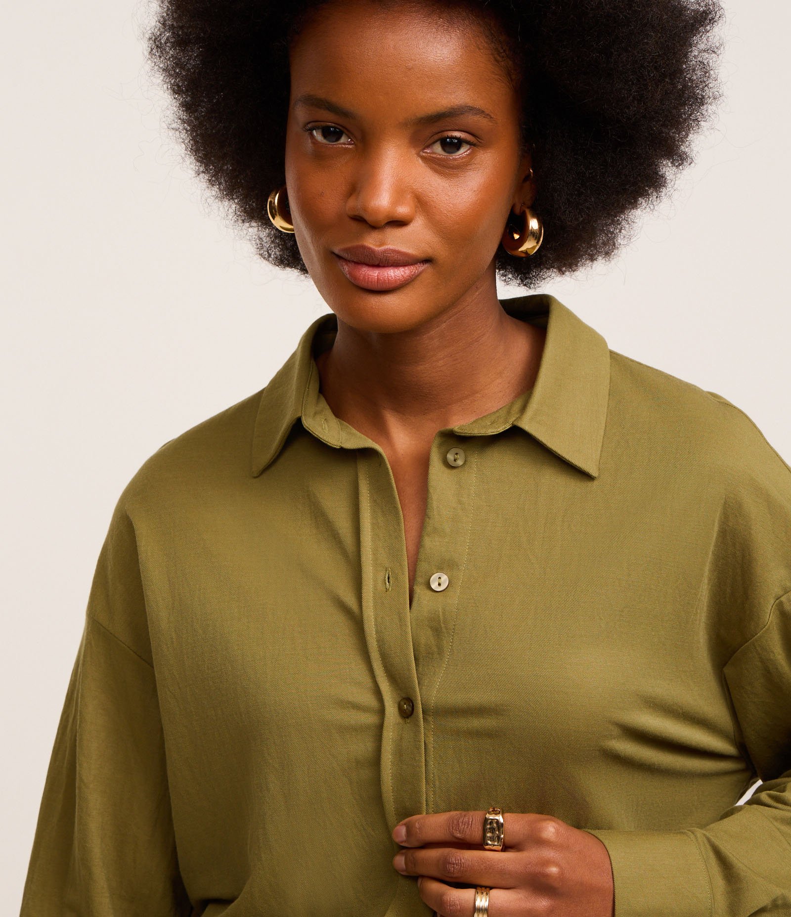 Camisa Regular em Malha Piquet com Prega nas Costas Verde 3