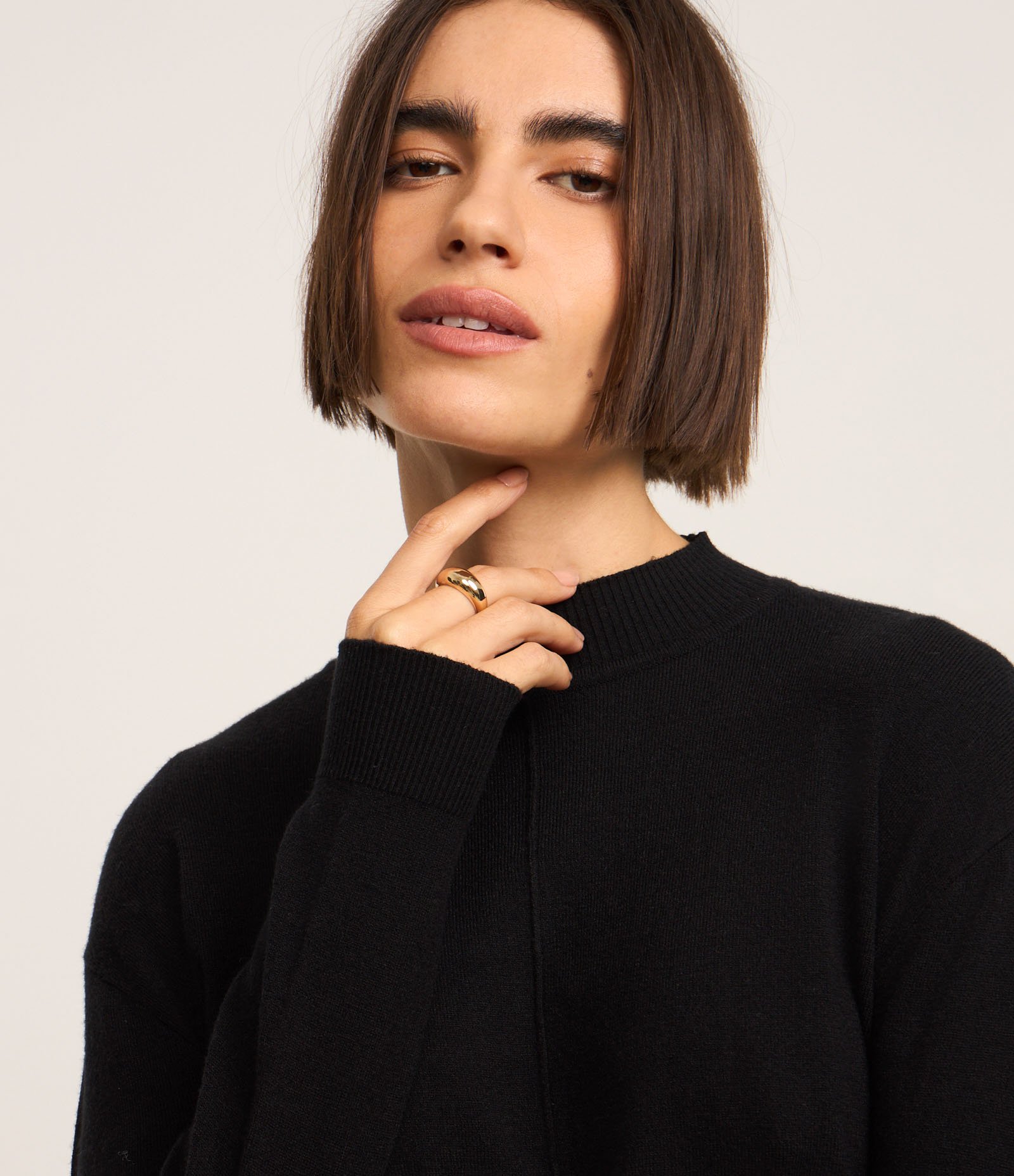 Suéter em Tricô com Gola Alta e Nervura Frontal Preto 4