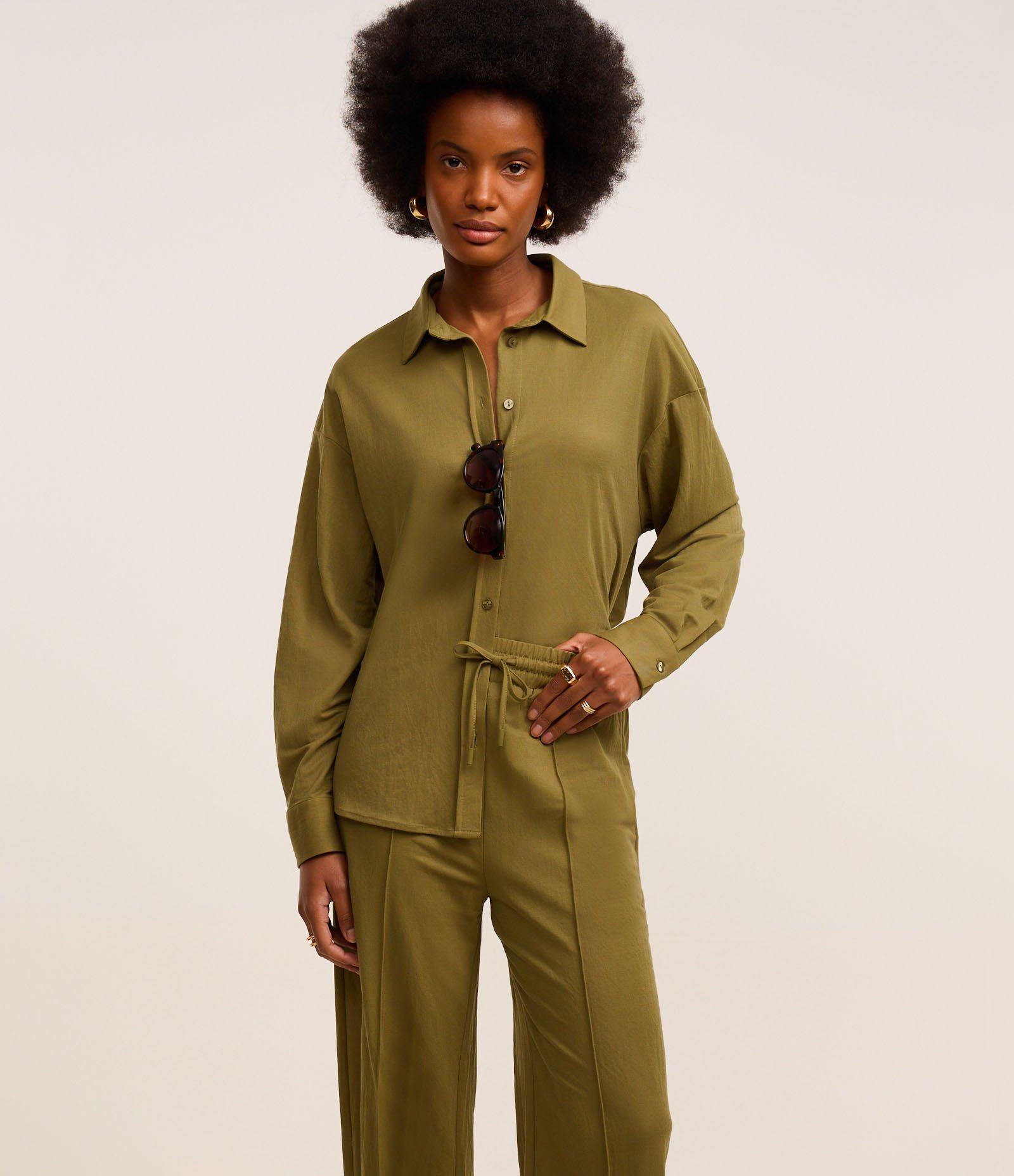 Calça Reta de Cintura Alta em Malha Piquet com Cós Elástico Verde 2