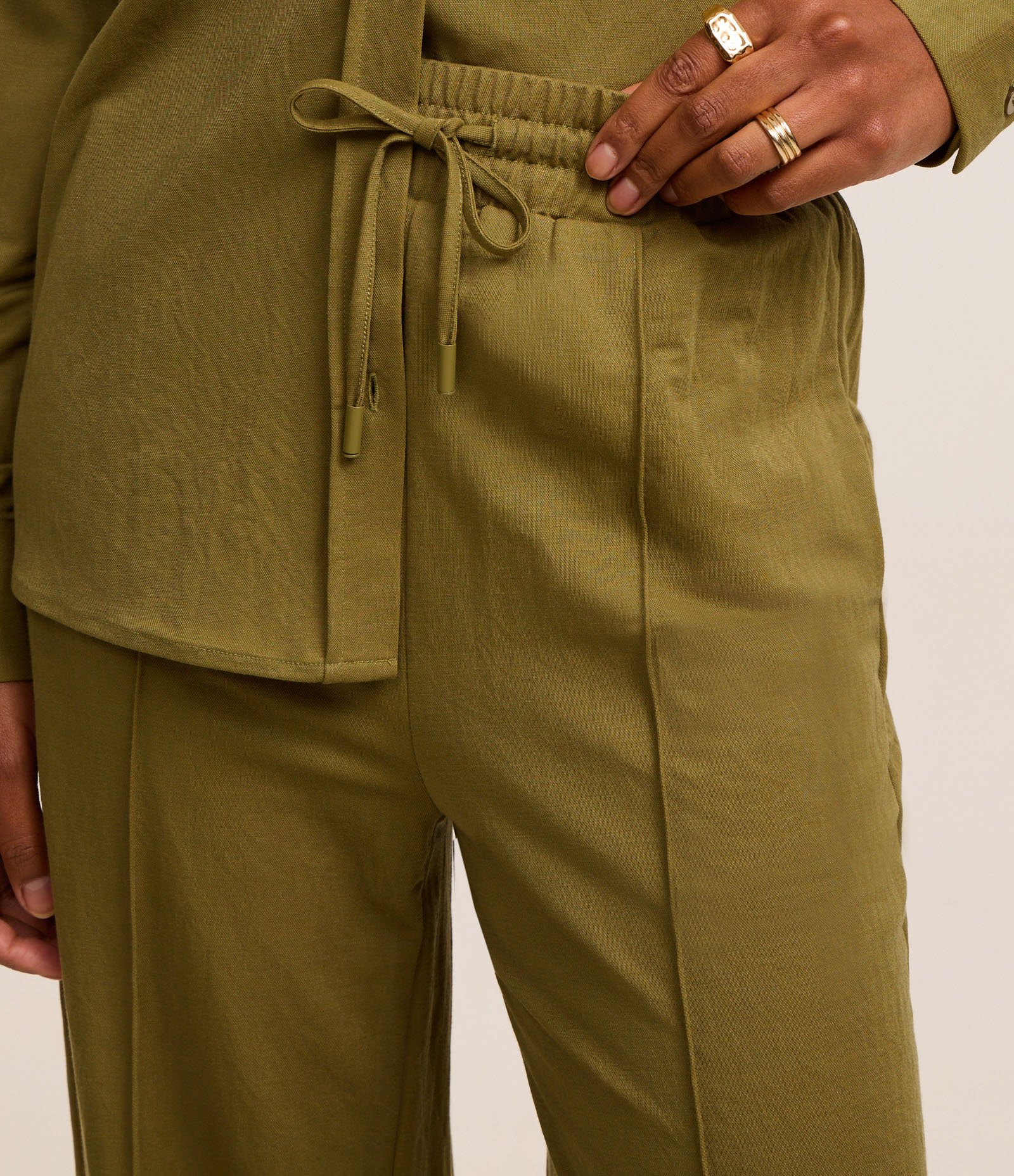 Calça Reta de Cintura Alta em Malha Piquet com Cós Elástico Verde 4