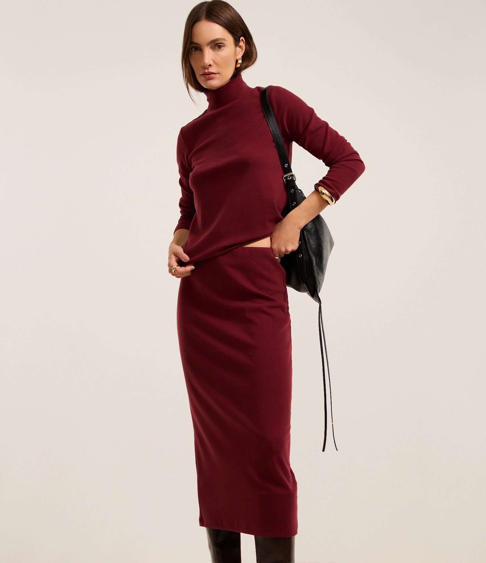 Saia Reta Midi com Malha Brushed com Elástico na Cintura Marrom 2