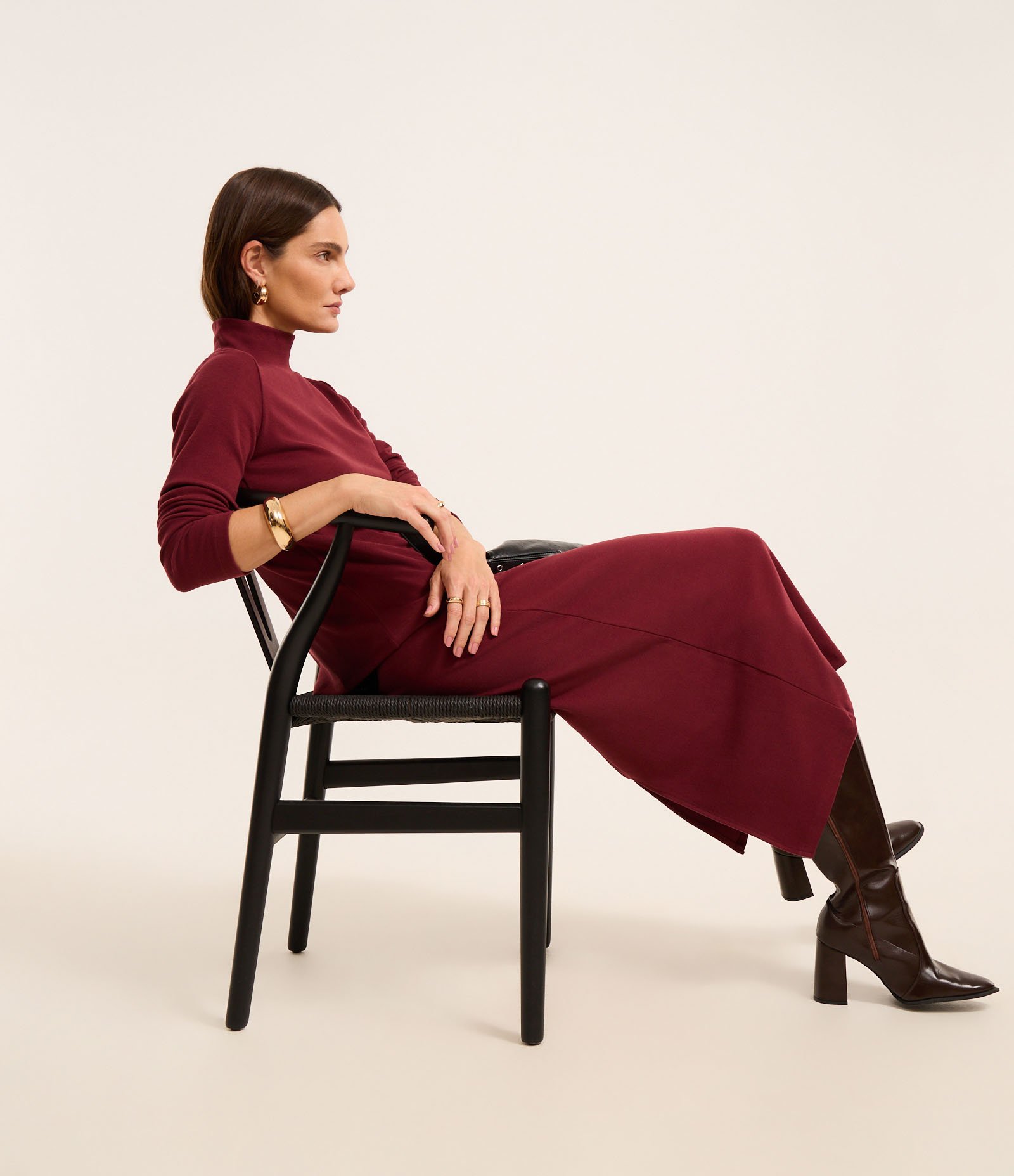 Saia Reta Midi com Malha Brushed com Elástico na Cintura Marrom 5