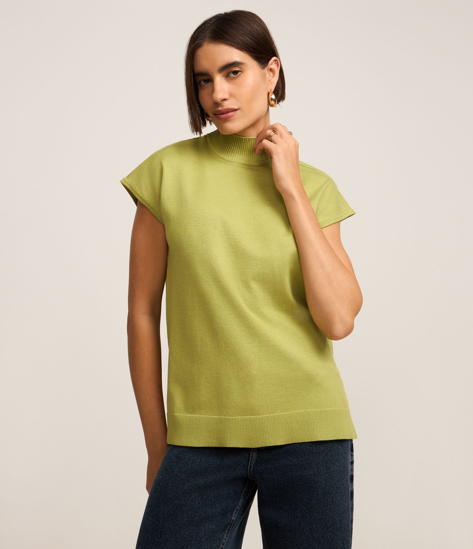 Blusa em Tricô com Gola Alta e Manga Curta Sem Cava Verde 1