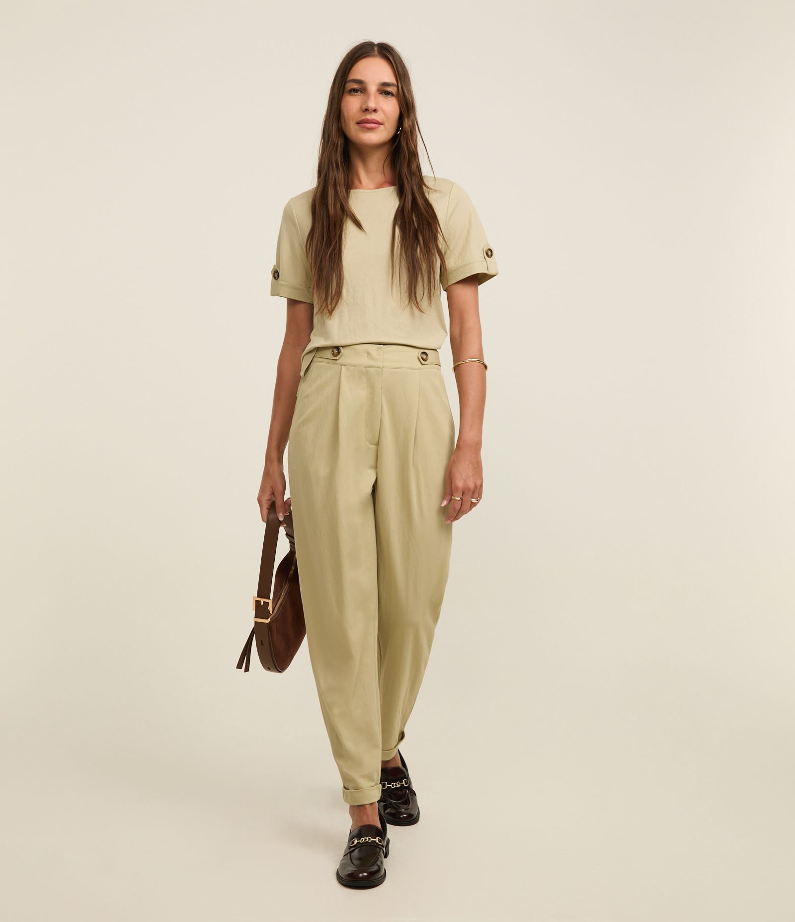 Blusa em Malha Piquet com Detalhe na Barra da Manga Verde Claro 2