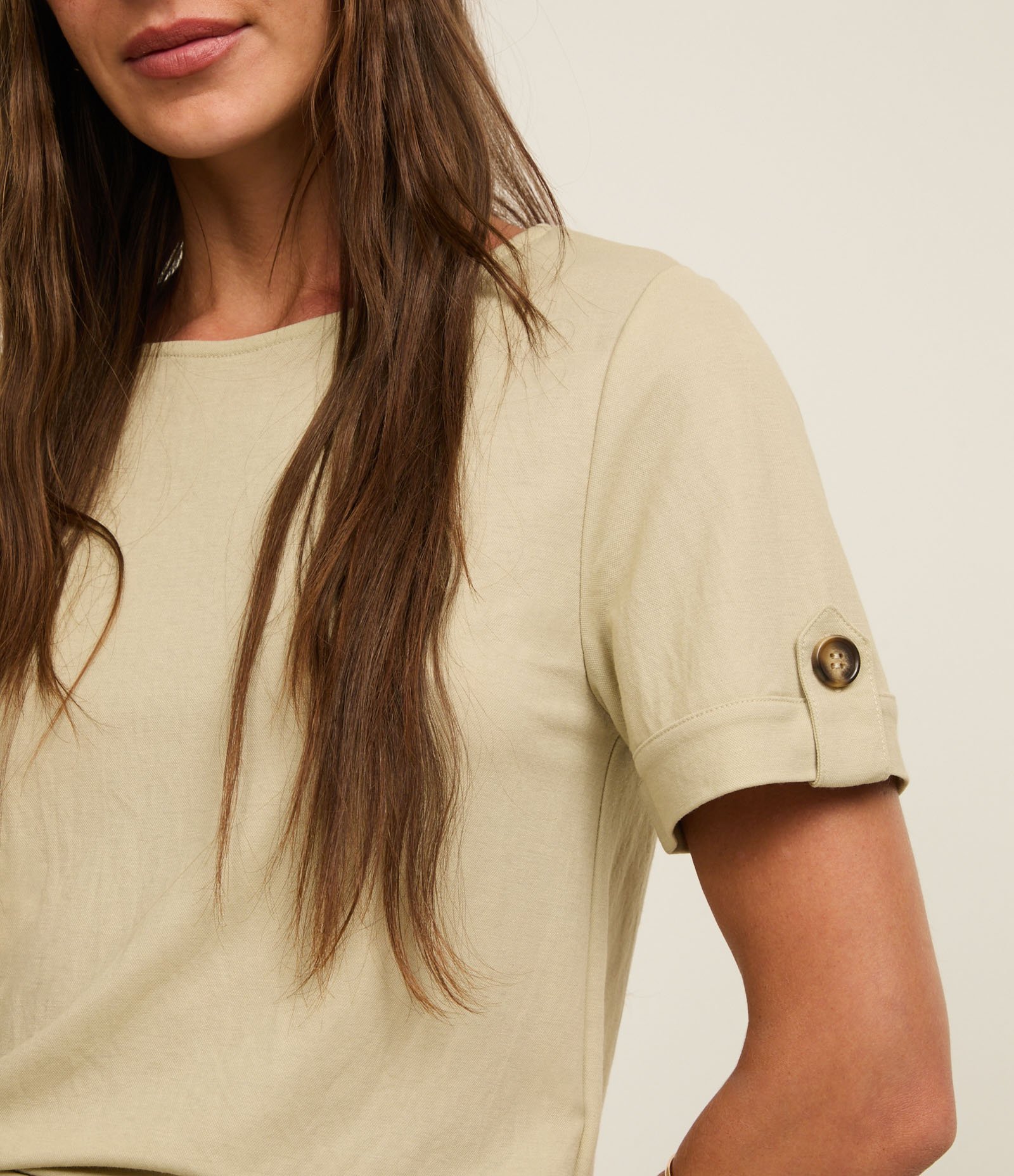 Blusa em Malha Piquet com Detalhe na Barra da Manga Verde Claro 3