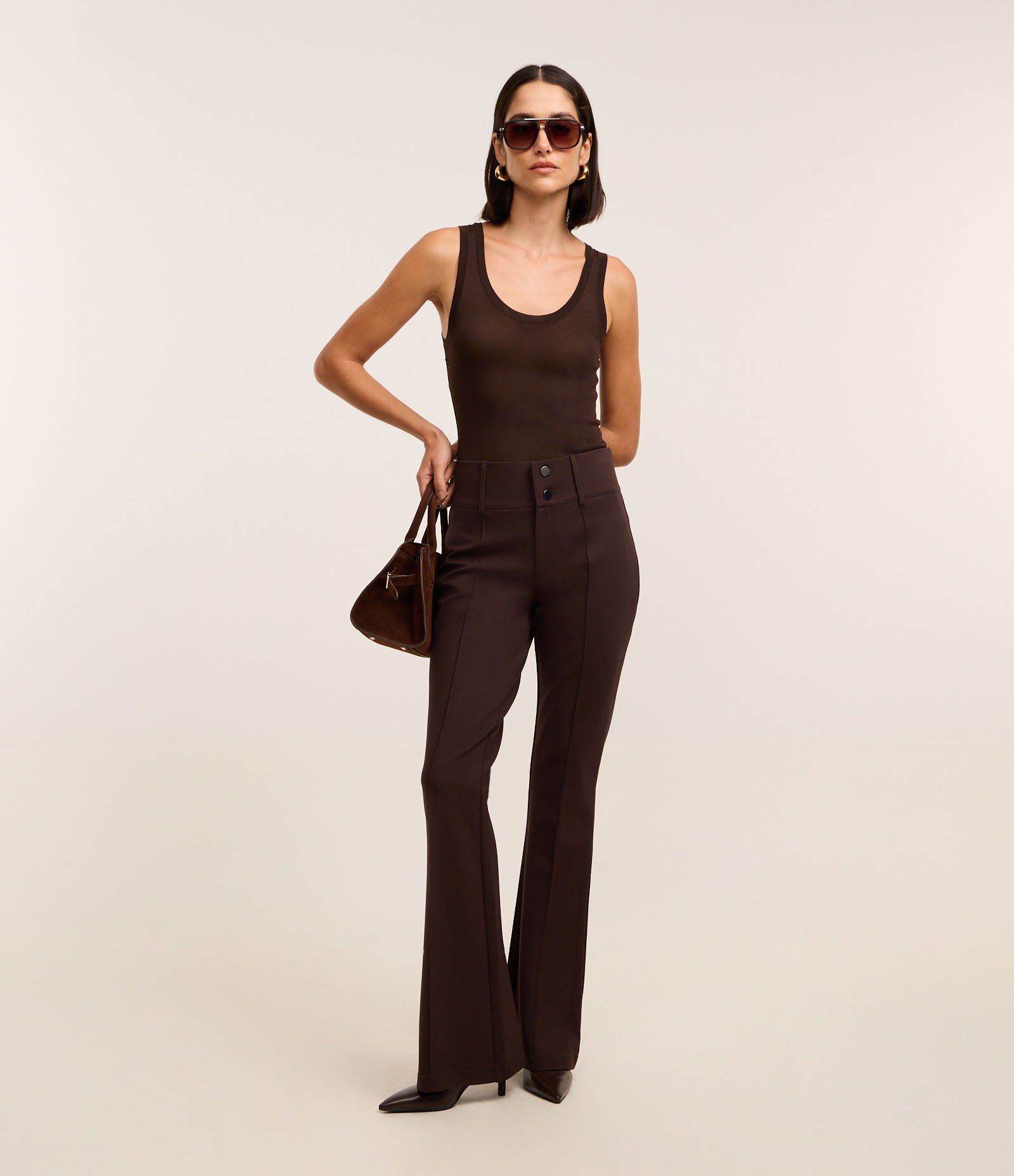 Calça Flare Básica em Ponto Roma com Botões e Cós Largo Marrom 1