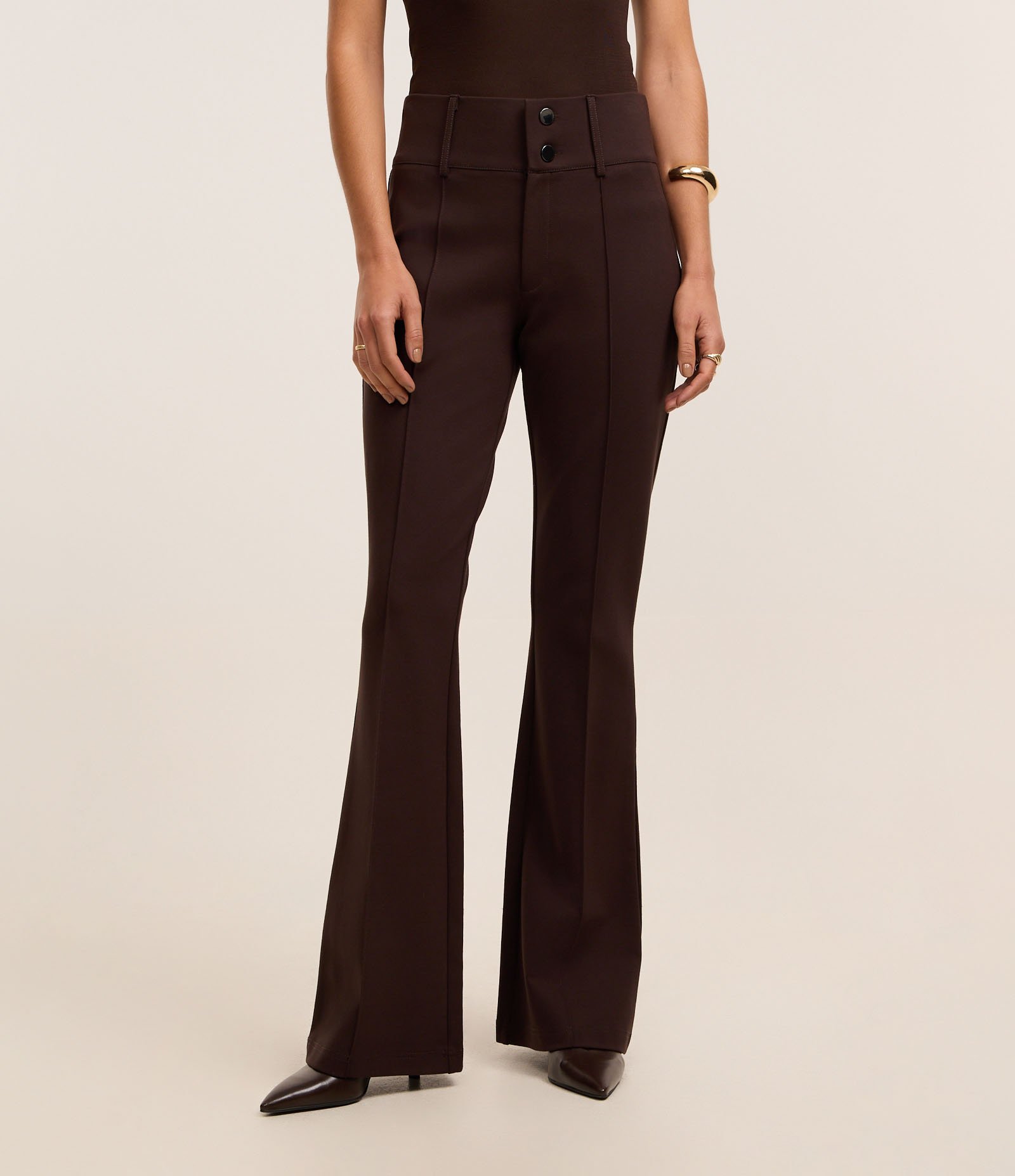 Calça Flare Básica em Ponto Roma com Botões e Cós Largo Marrom 3