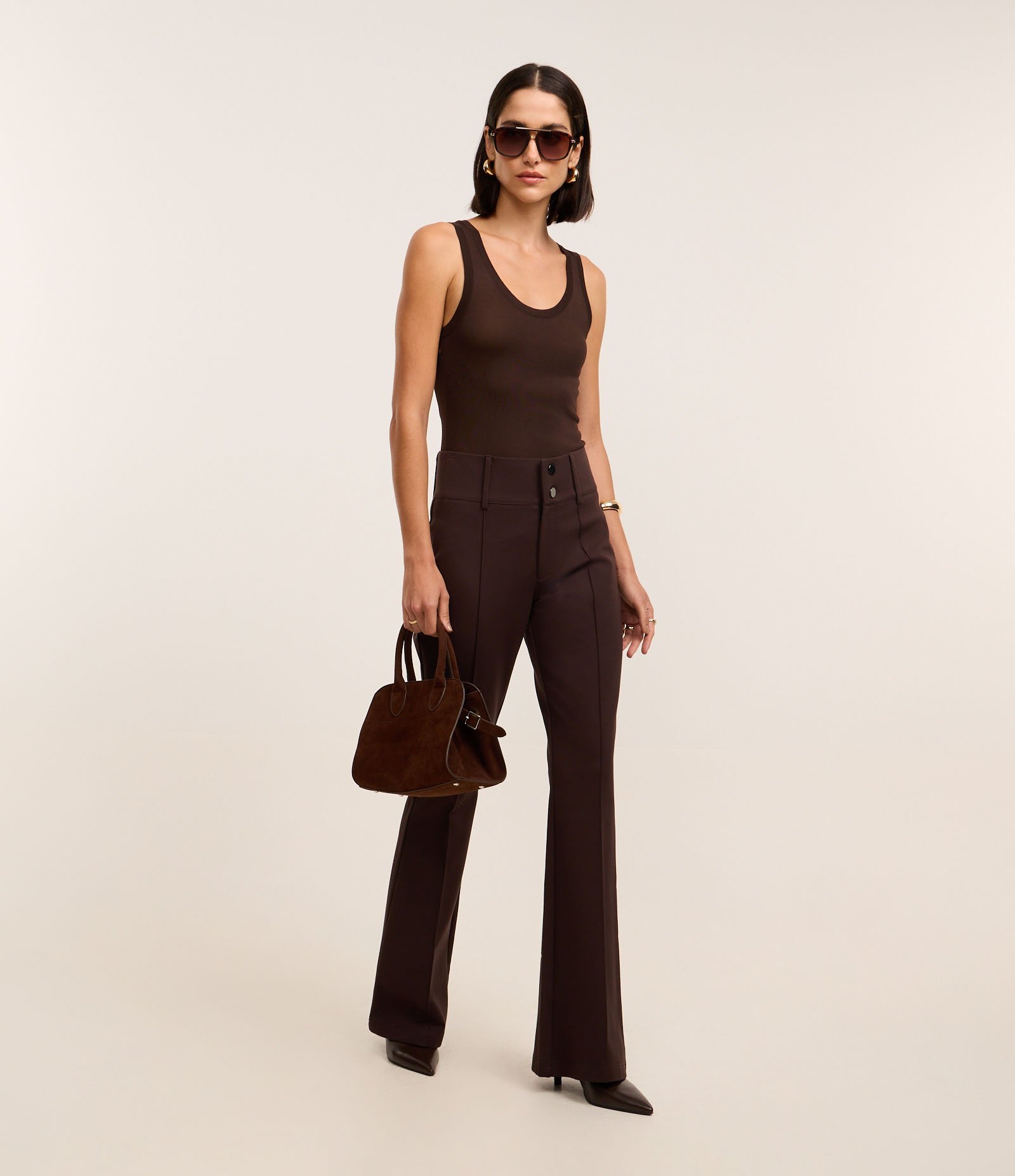 Calça Flare Básica em Ponto Roma com Botões e Cós Largo Marrom 5