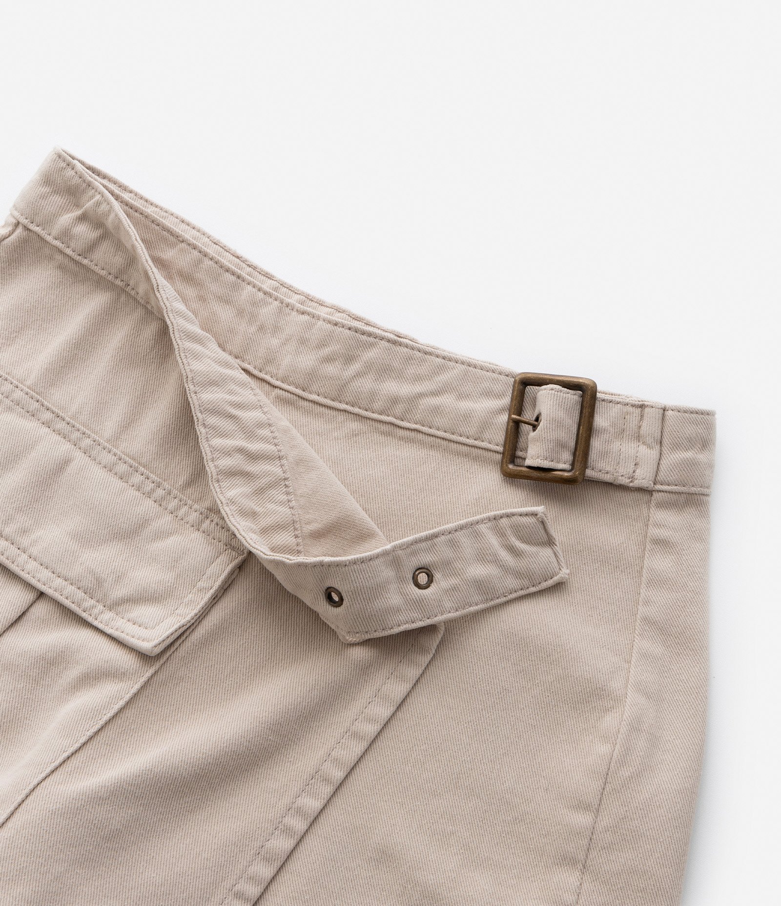 Short Saia Infantil com Fivela e Bolso Cargo - Tam 5 a 14 Anos Bege 4