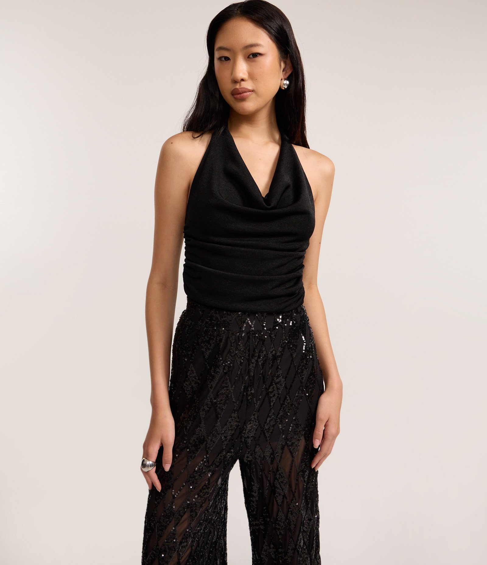 Calça Pantalona em Paetê Metalizado Geométrico e Forro Shortinho Preto 2