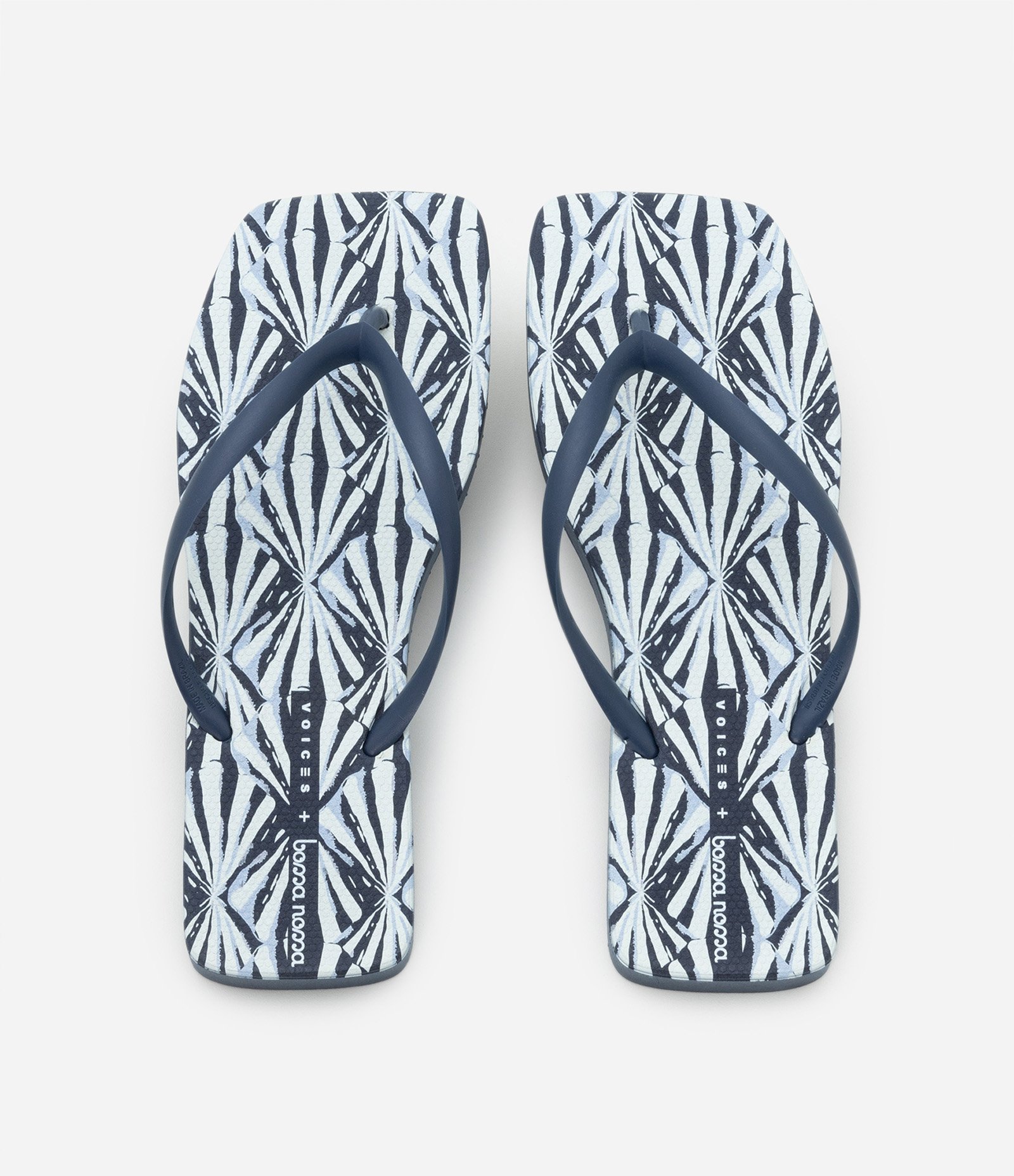 Chinelo com Tiras e Bico Quadrado Azul 4