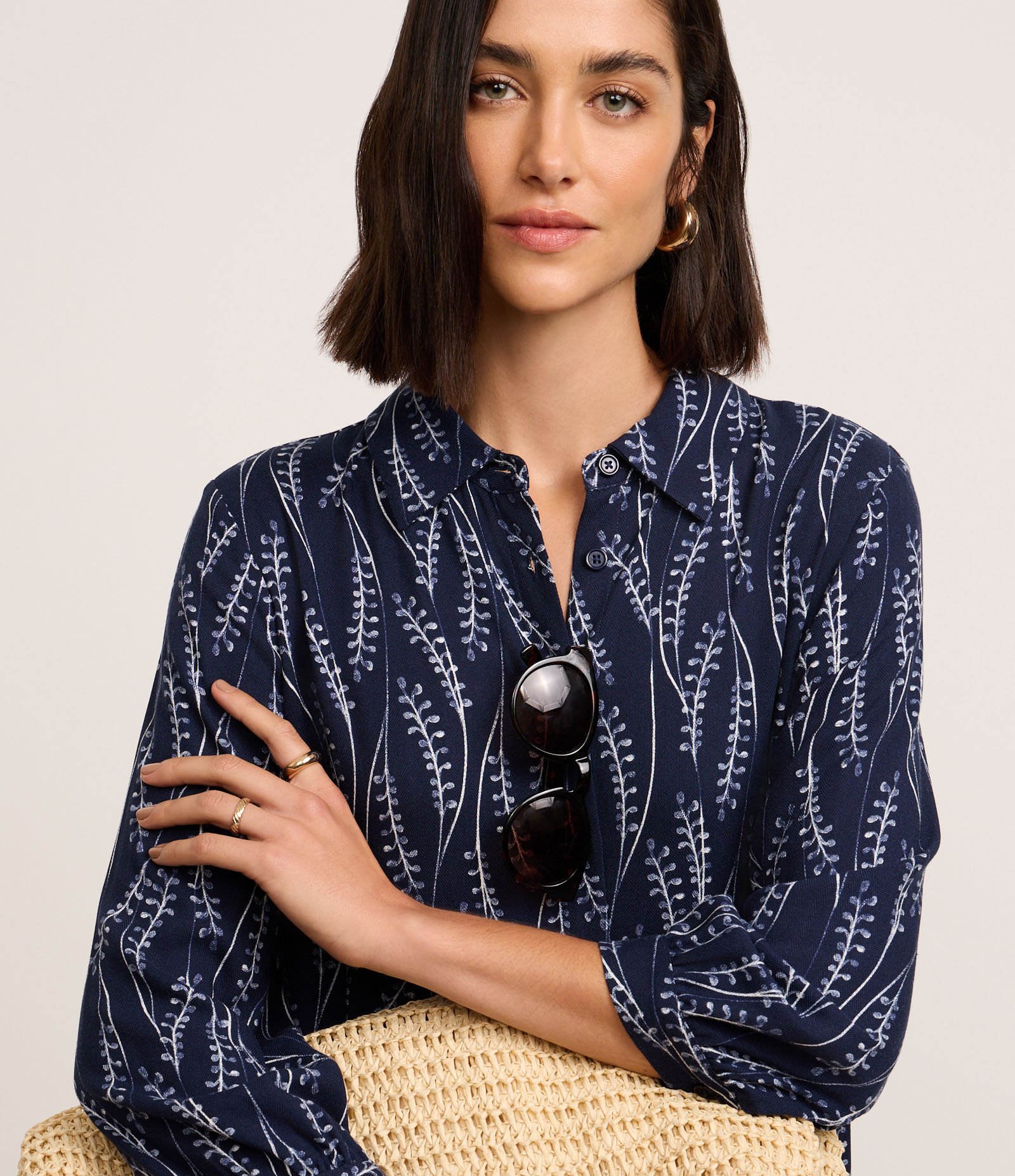 Vestido Chemise em Viscose com Estampa Ramos de Folhagem Azul 3