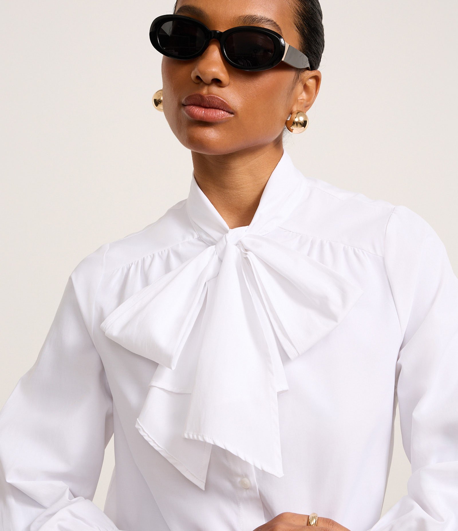 Camisa em Tricoline com Gola Laço e Punho Largo 1