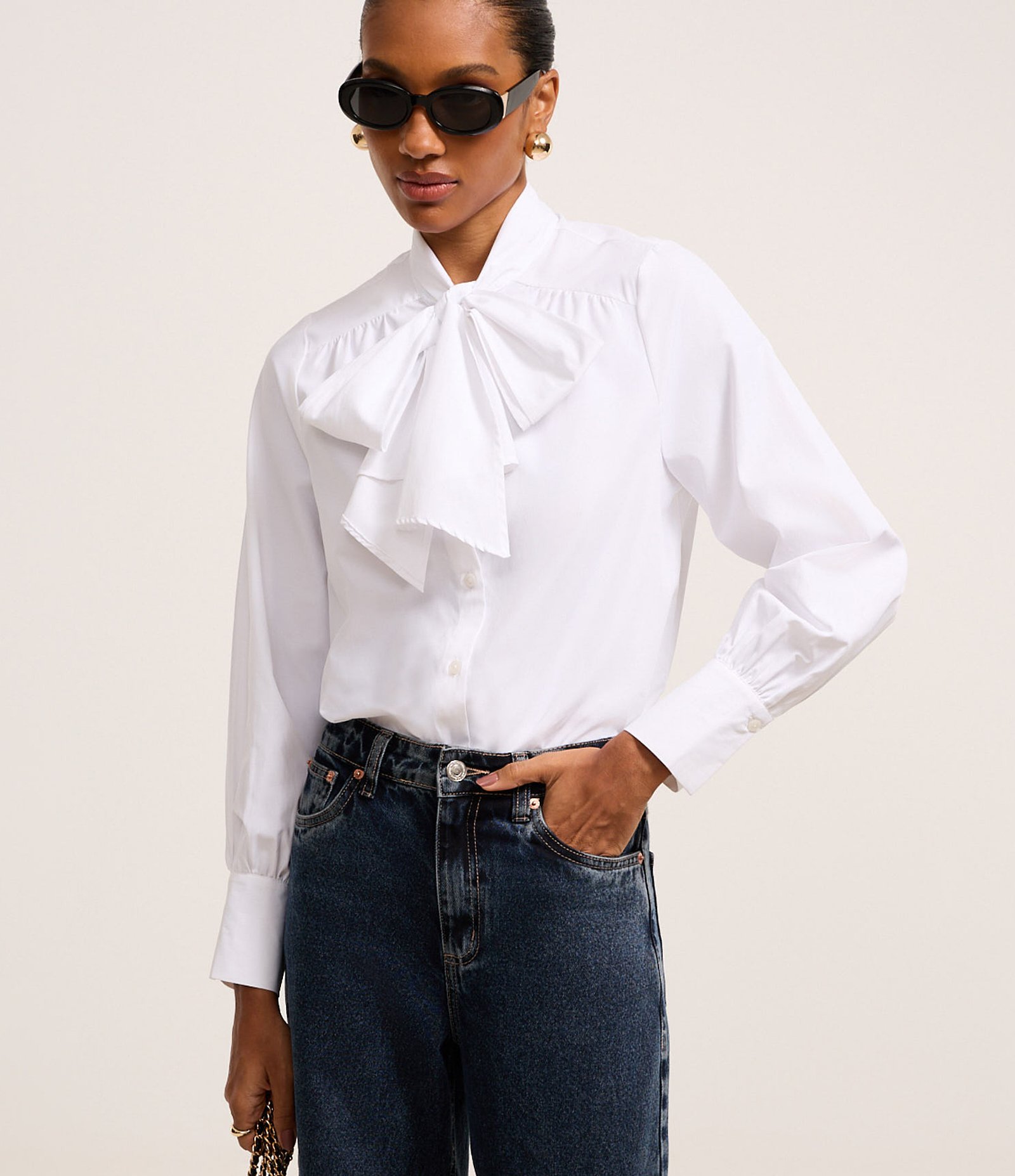 Camisa em Tricoline com Gola Laço e Punho Largo 2