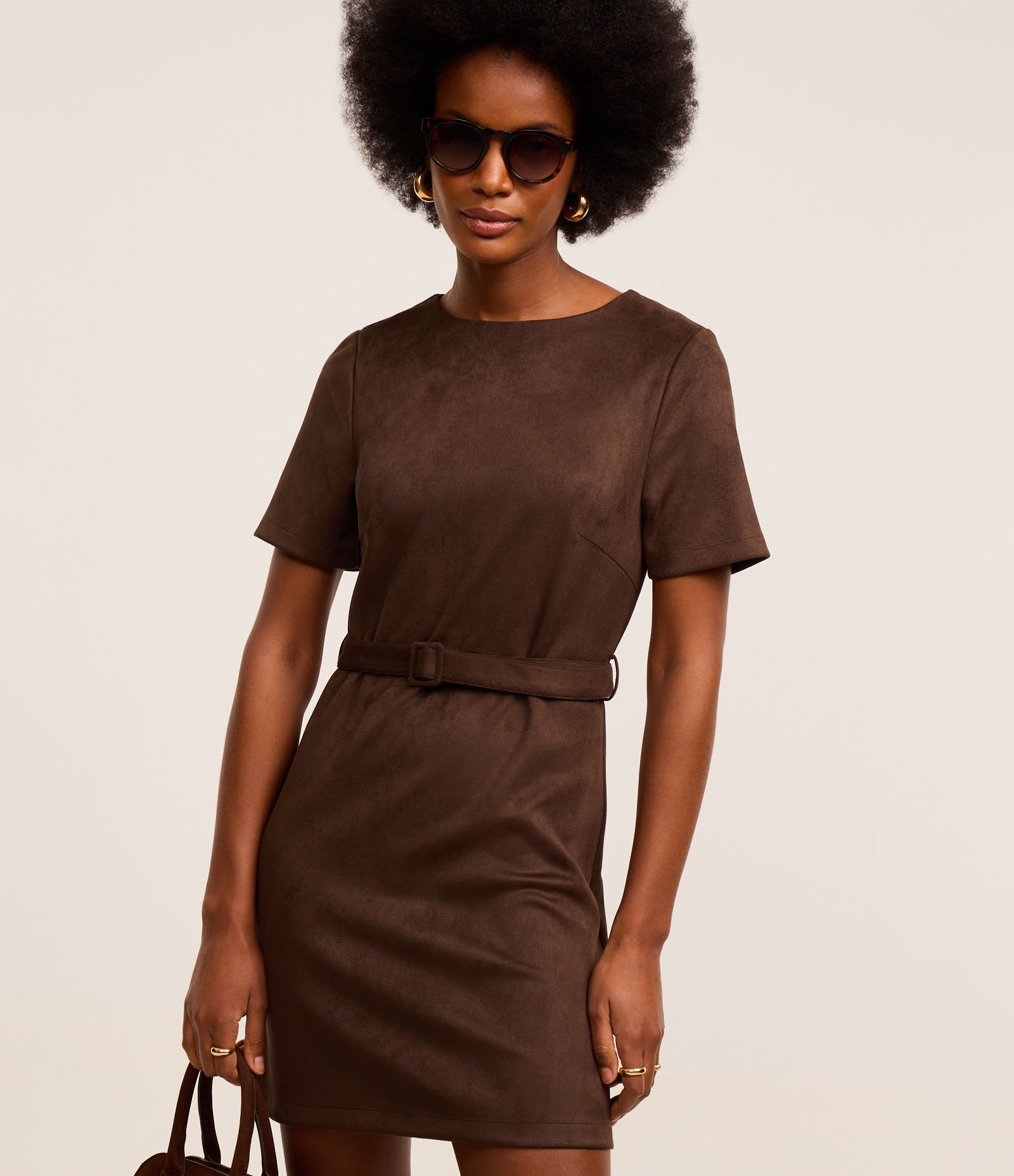 Vestido Curto em Suede com Cinto Marrom 1