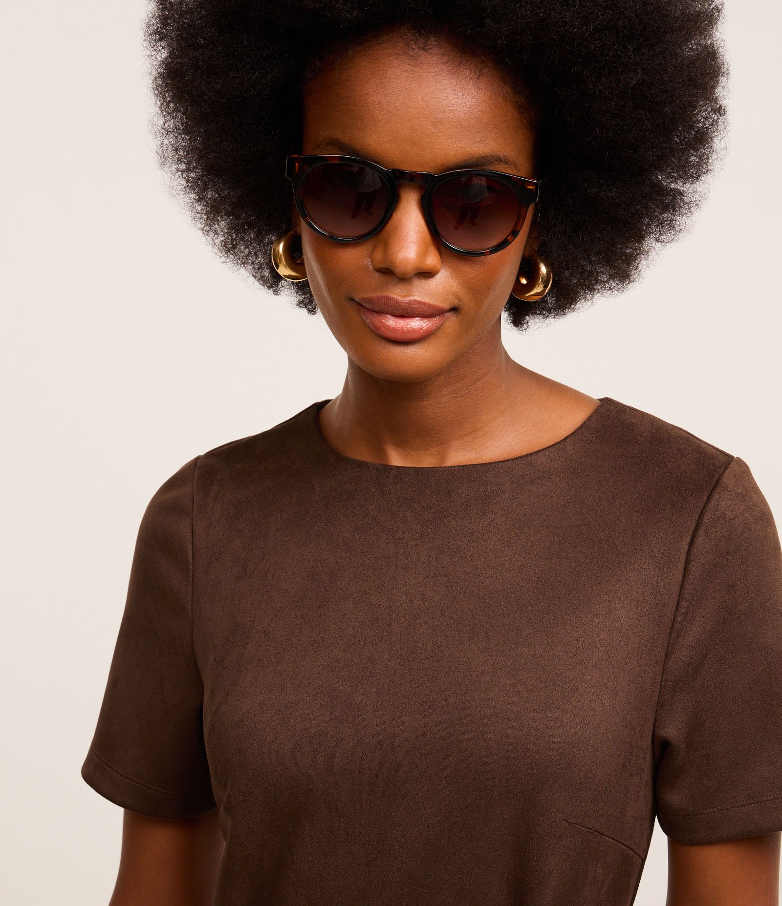 Vestido Curto em Suede com Cinto Marrom 3