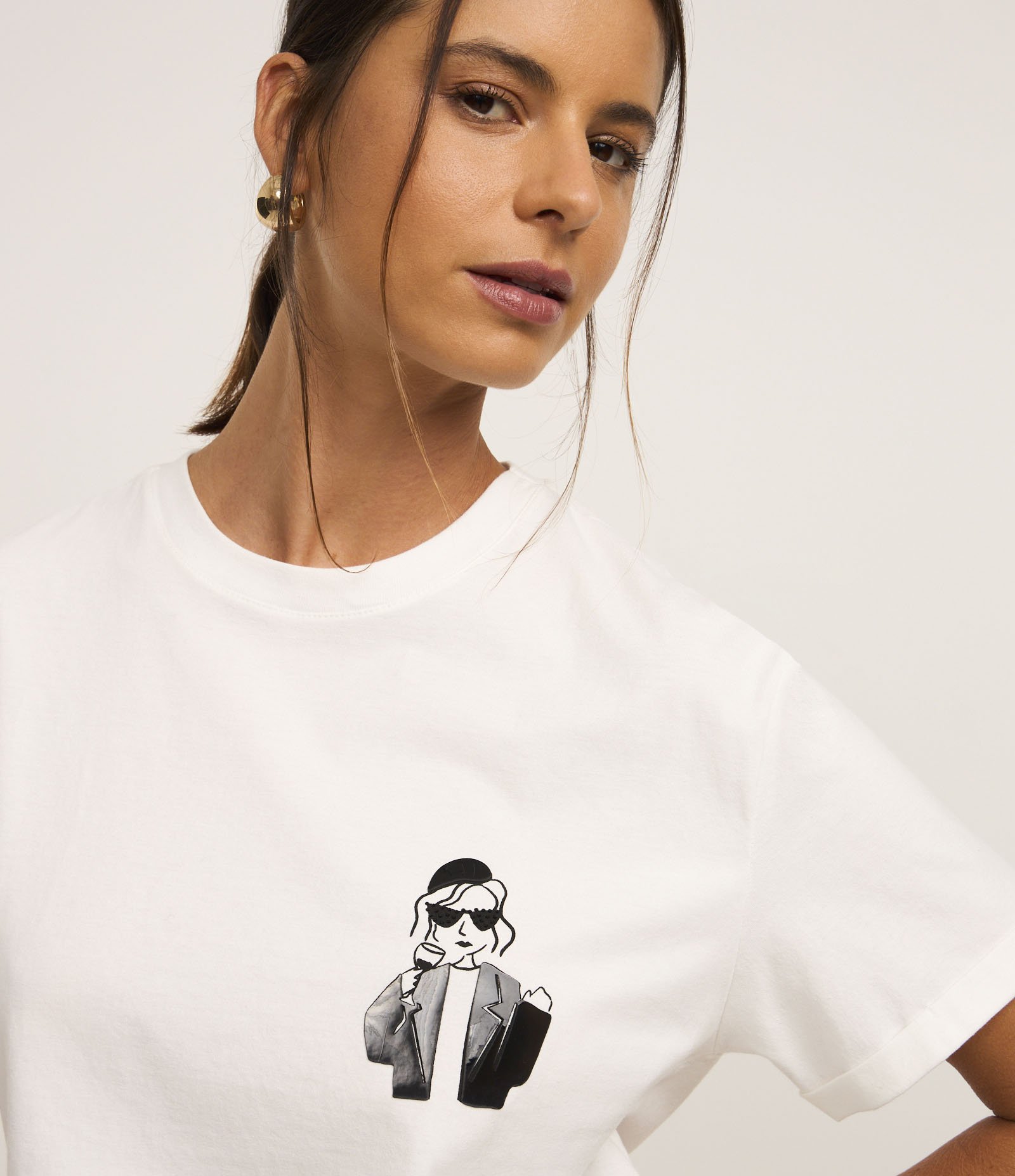 Blusa em Algodão com Menina de Boina Bordada Branco 1