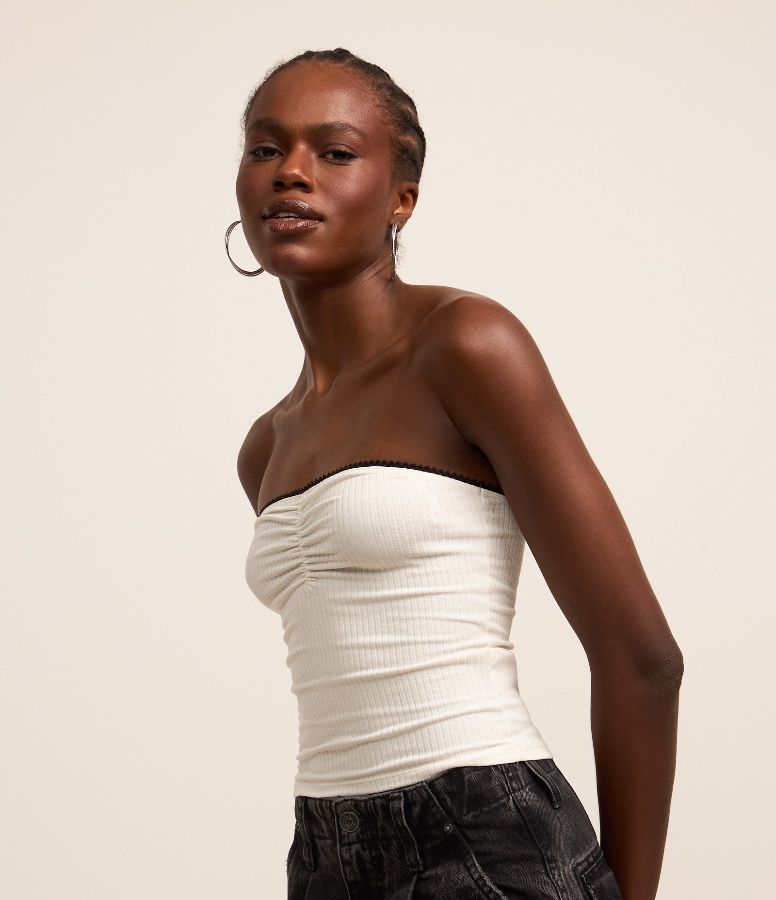 Blusa Tomara que Caia em Ribana com Busto Franzido Off White 1