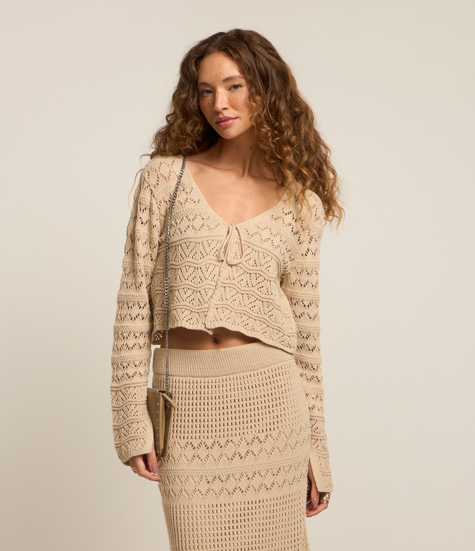 Casaco Curto em Tricô com Mix de Pontos e Amarração Frontal 1