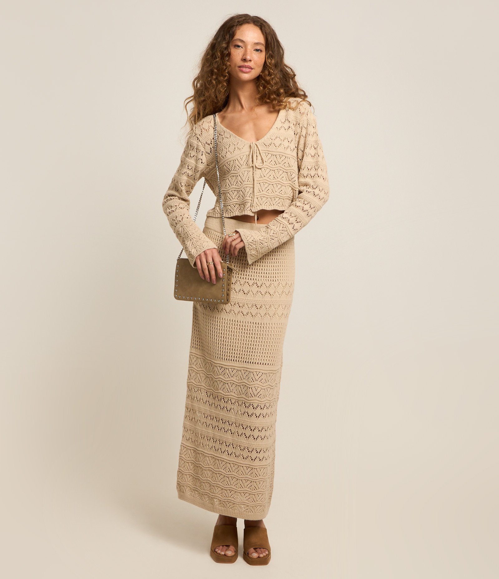 Casaco Curto em Tricô com Mix de Pontos e Amarração Frontal 2