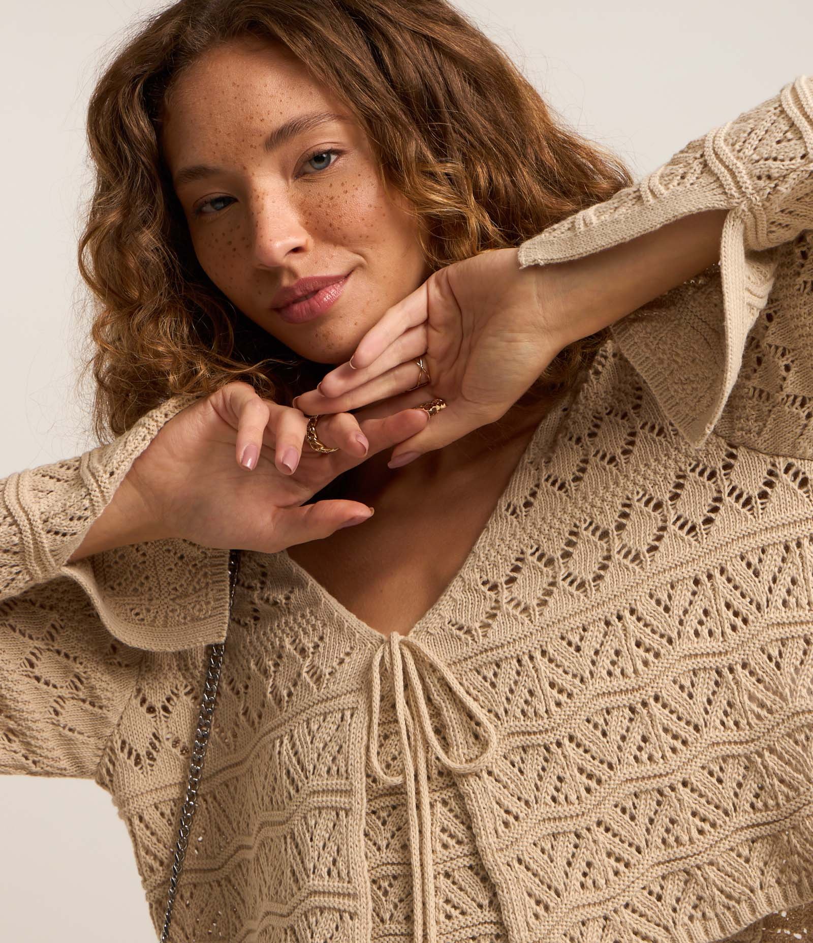 Casaco Curto em Tricô com Mix de Pontos e Amarração Frontal 3