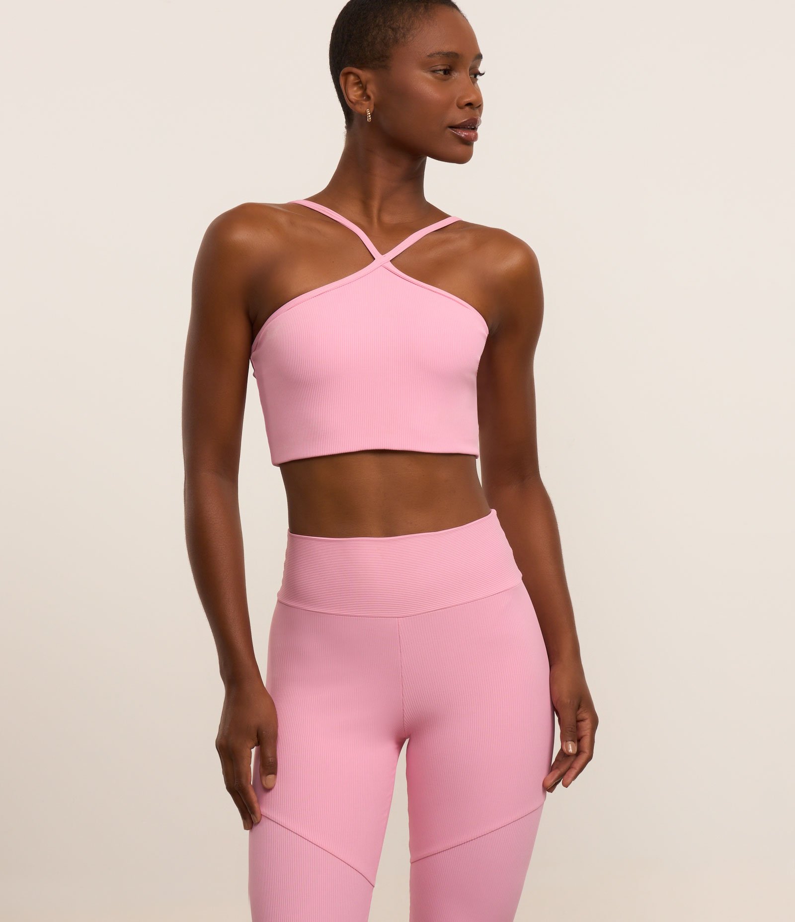 Top Esportivo Com Bojo Textura Canelada E Decote Halter 4