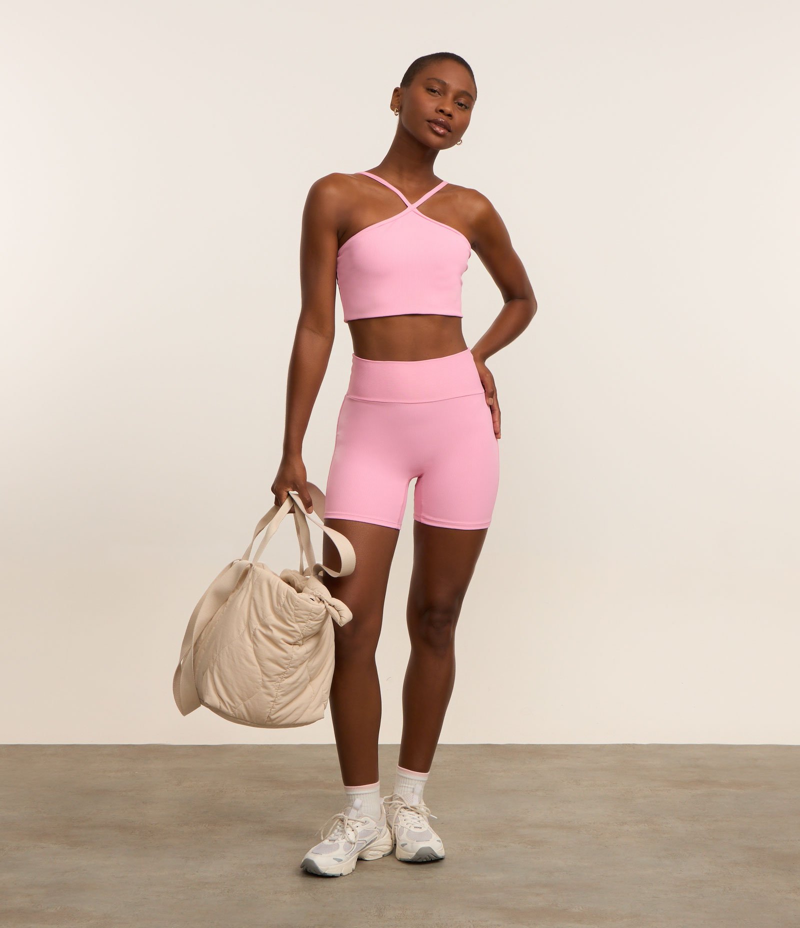 Bermuda Esportiva em Microfibra Canelada com Forro Rosa 1