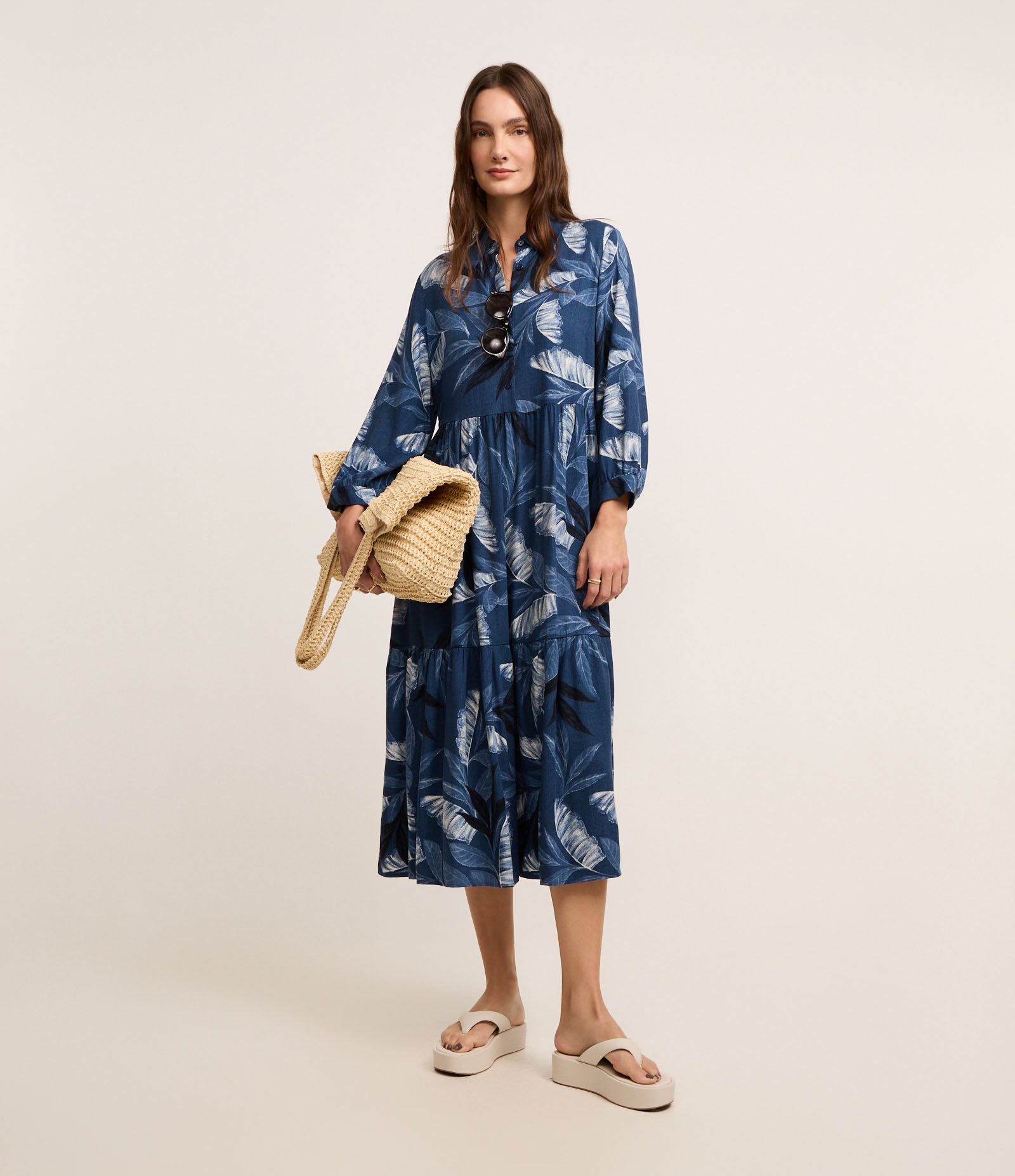 Vestido Chemise Midi com Estampa de Folhagem Azul 2