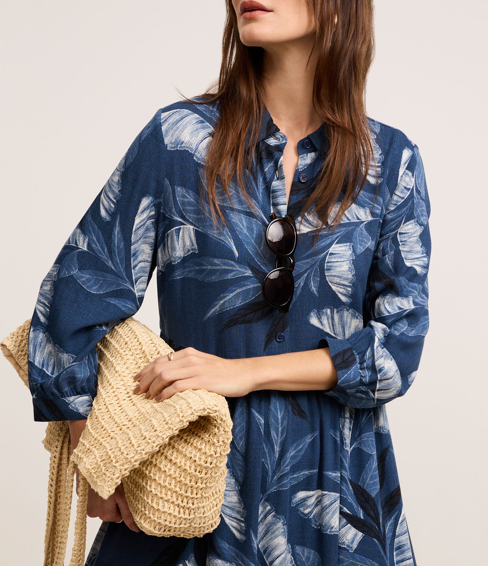 Vestido Chemise Midi com Estampa de Folhagem Azul 4