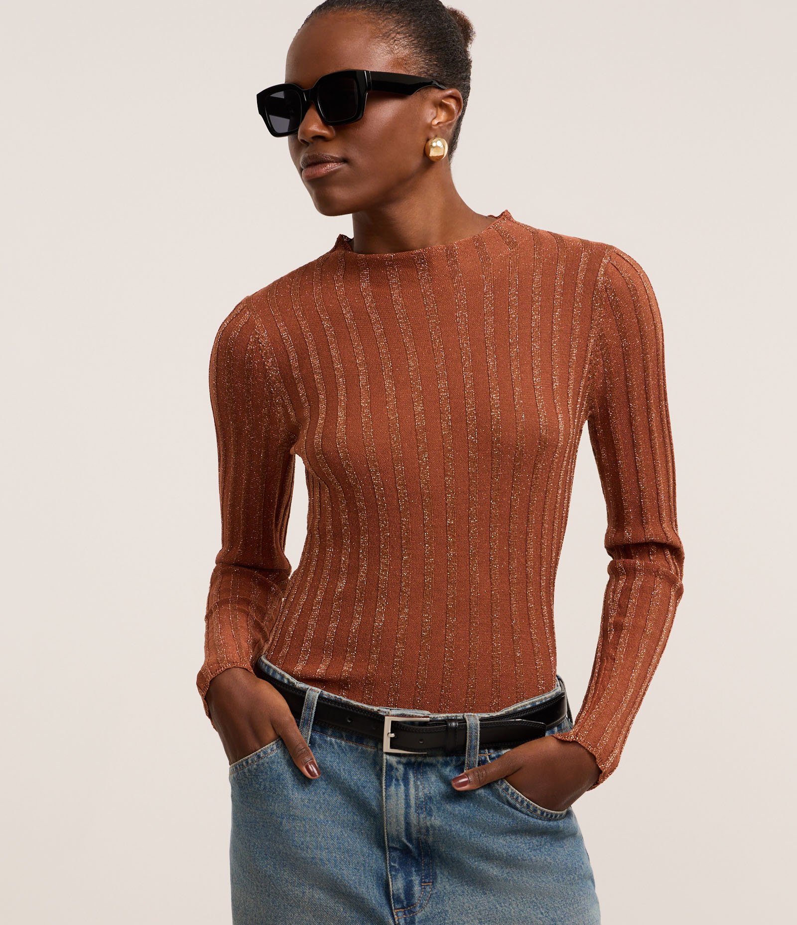 Suéter em Tricô com Listras Texturizadas e Fio Metalizado Marrom Terroso 1