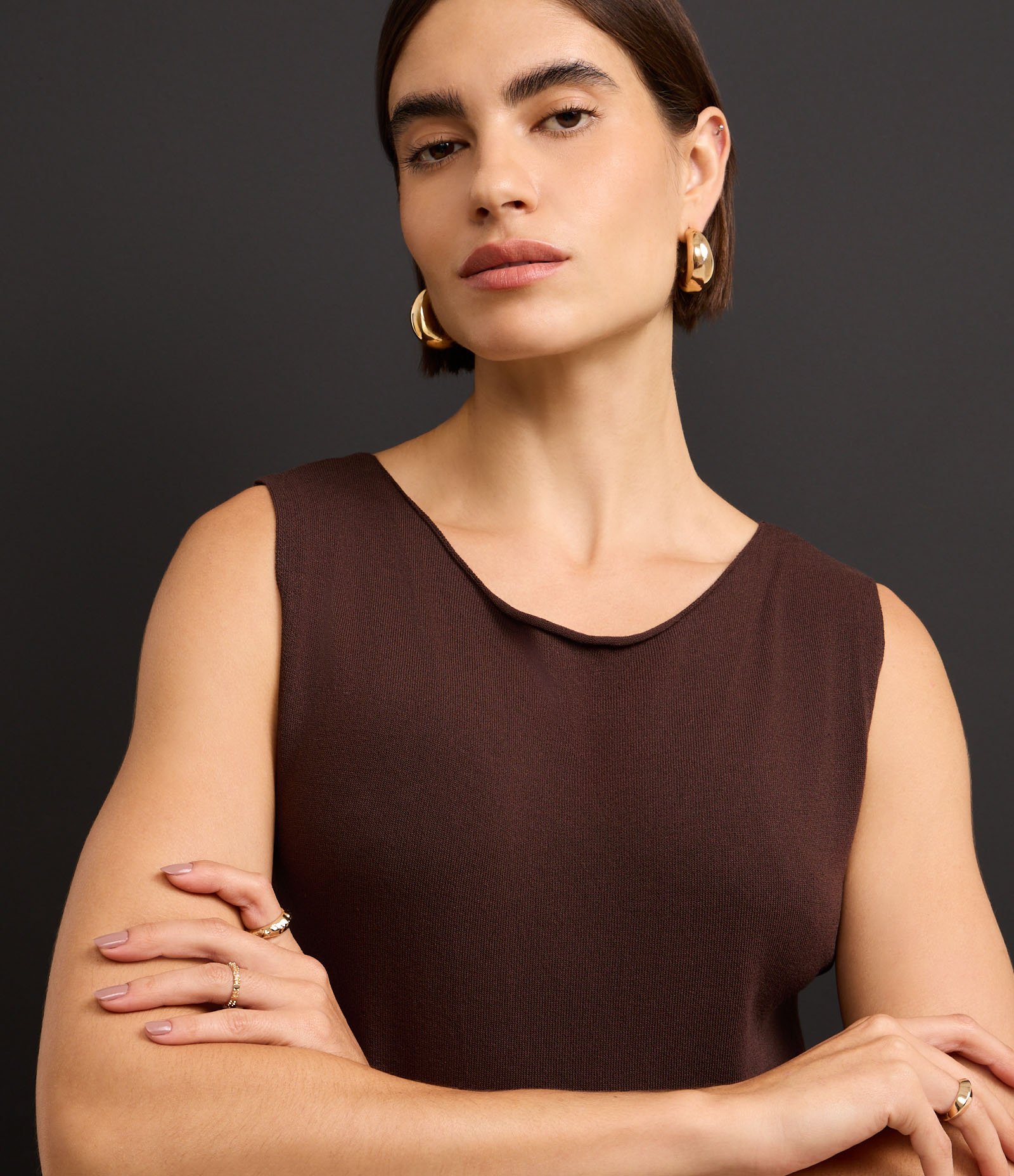 Blusa Alongada em Tricô Leve com Fenda Lateral Marrom 7