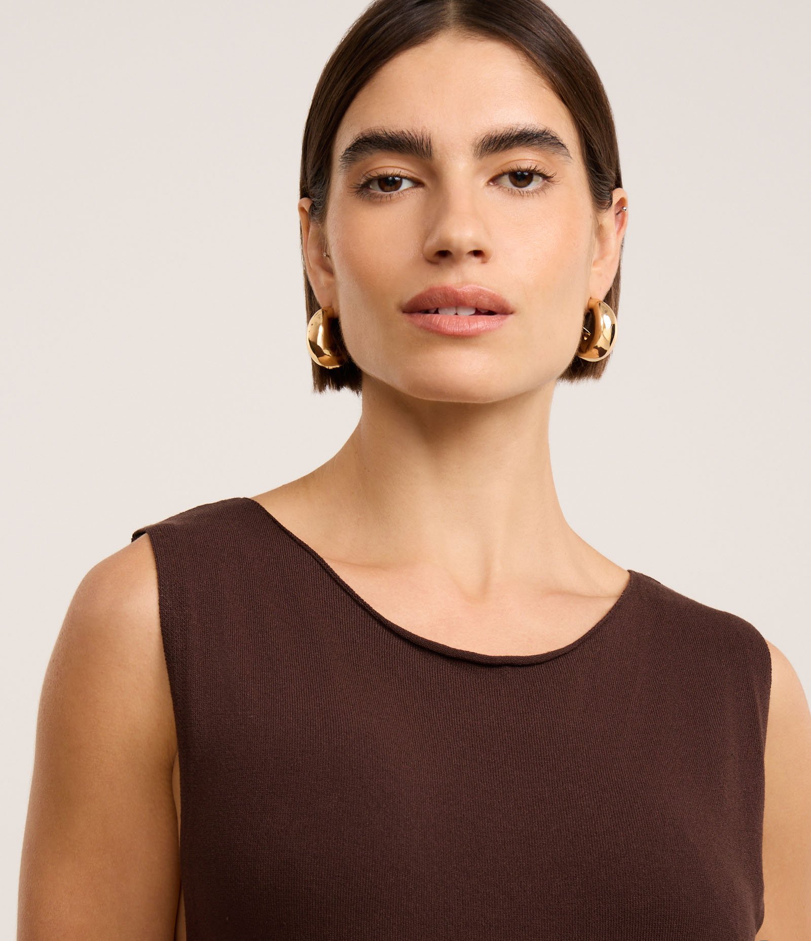 Blusa Alongada em Tricô Leve com Fenda Lateral Marrom 3