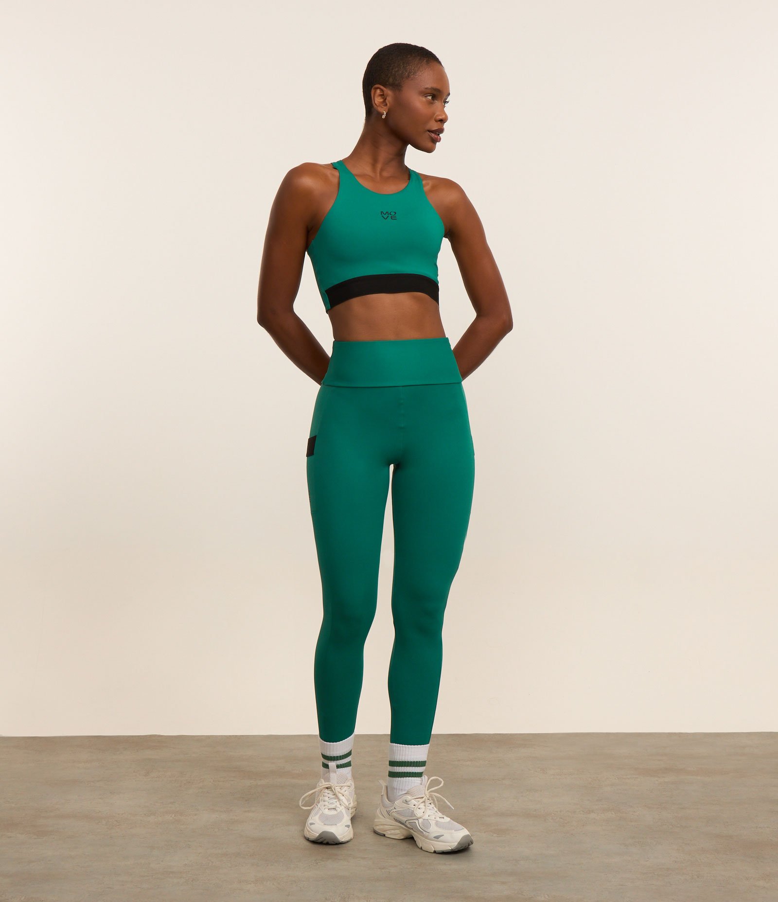 Calça Legging Esportiva em Microfibra com Bolso Verde 1