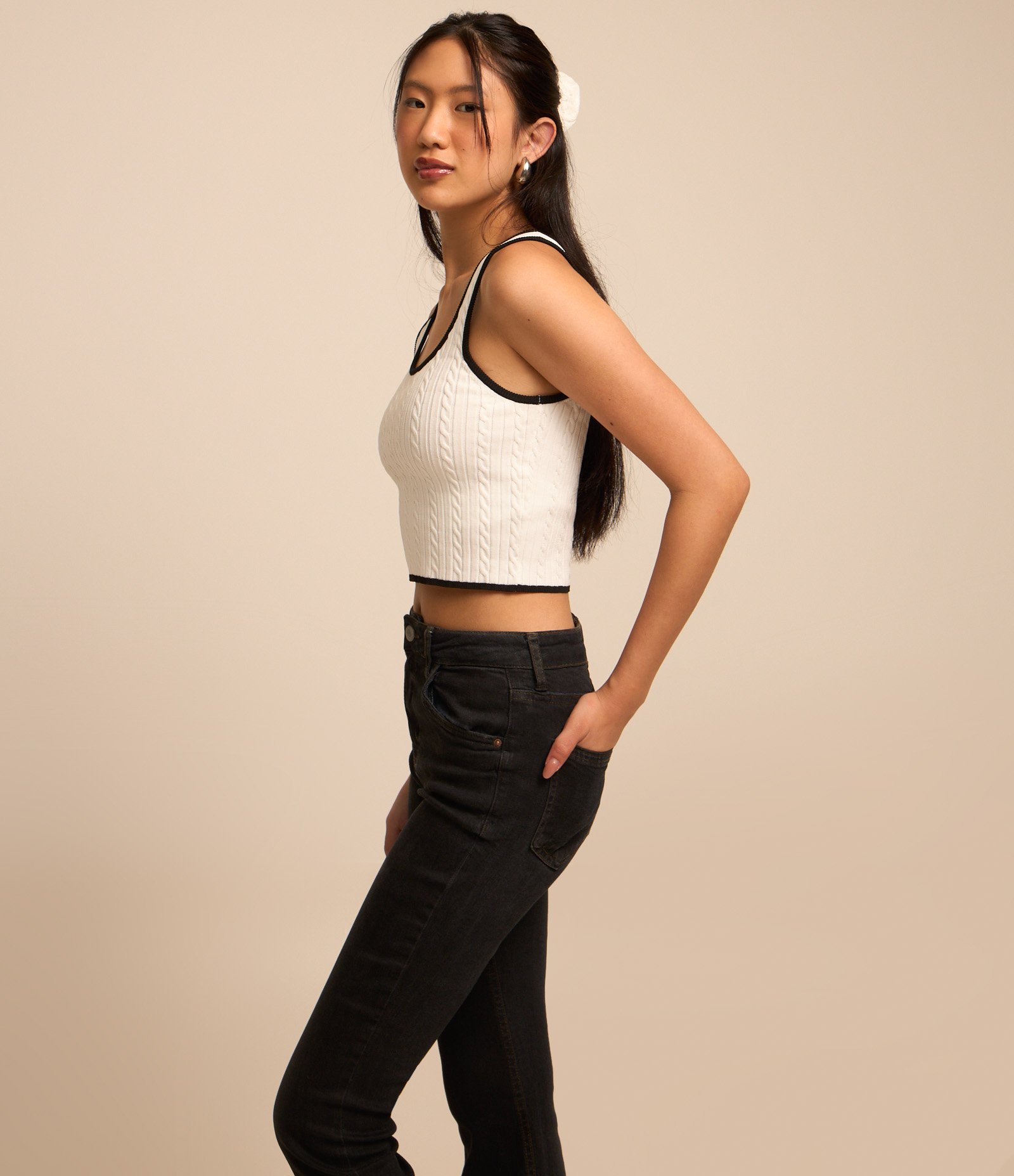 Calça Boot Cut em Jeans Sobretinto com Bolsos Preto 2