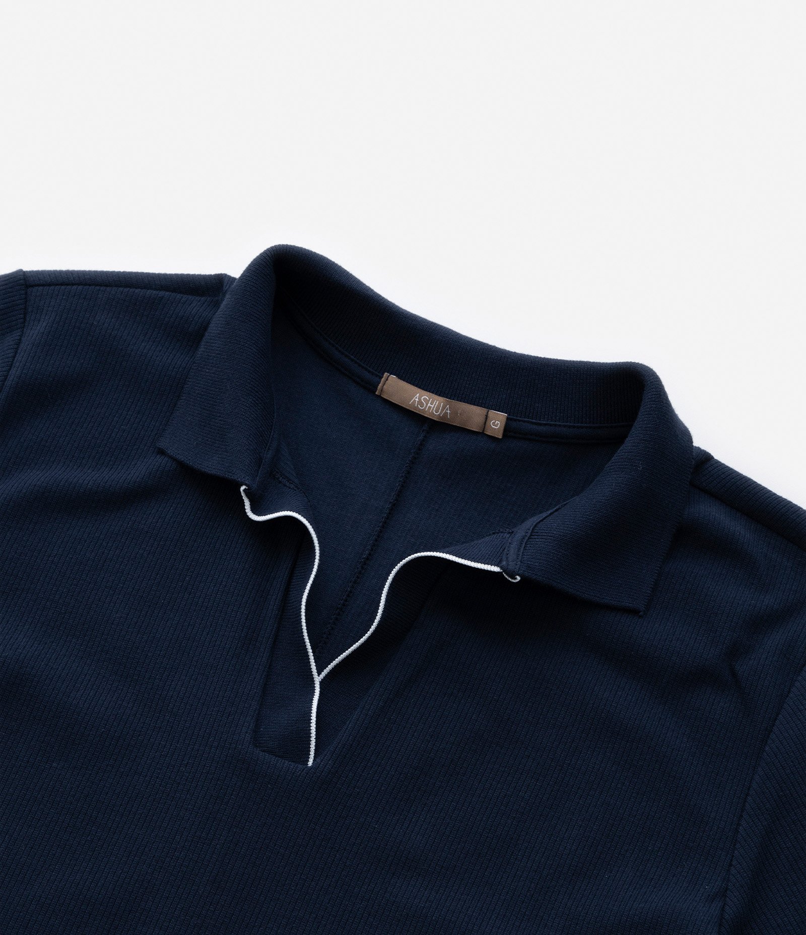 Vestido Curto em Malha com Gola Polo Curve & Plus Size Azul Marinho 7