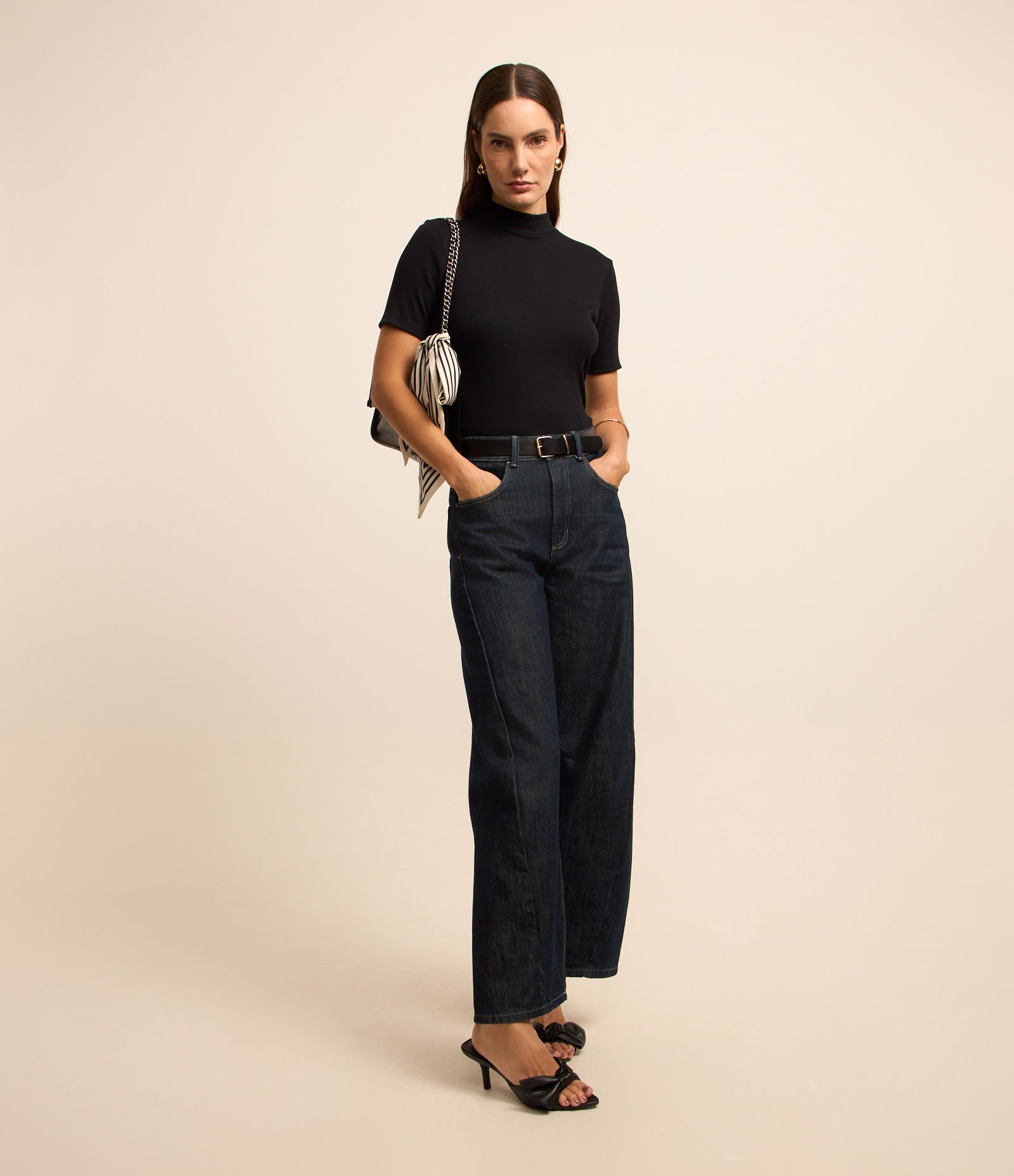 Blusa Regular em Ribana com Gola Alta Preto 2