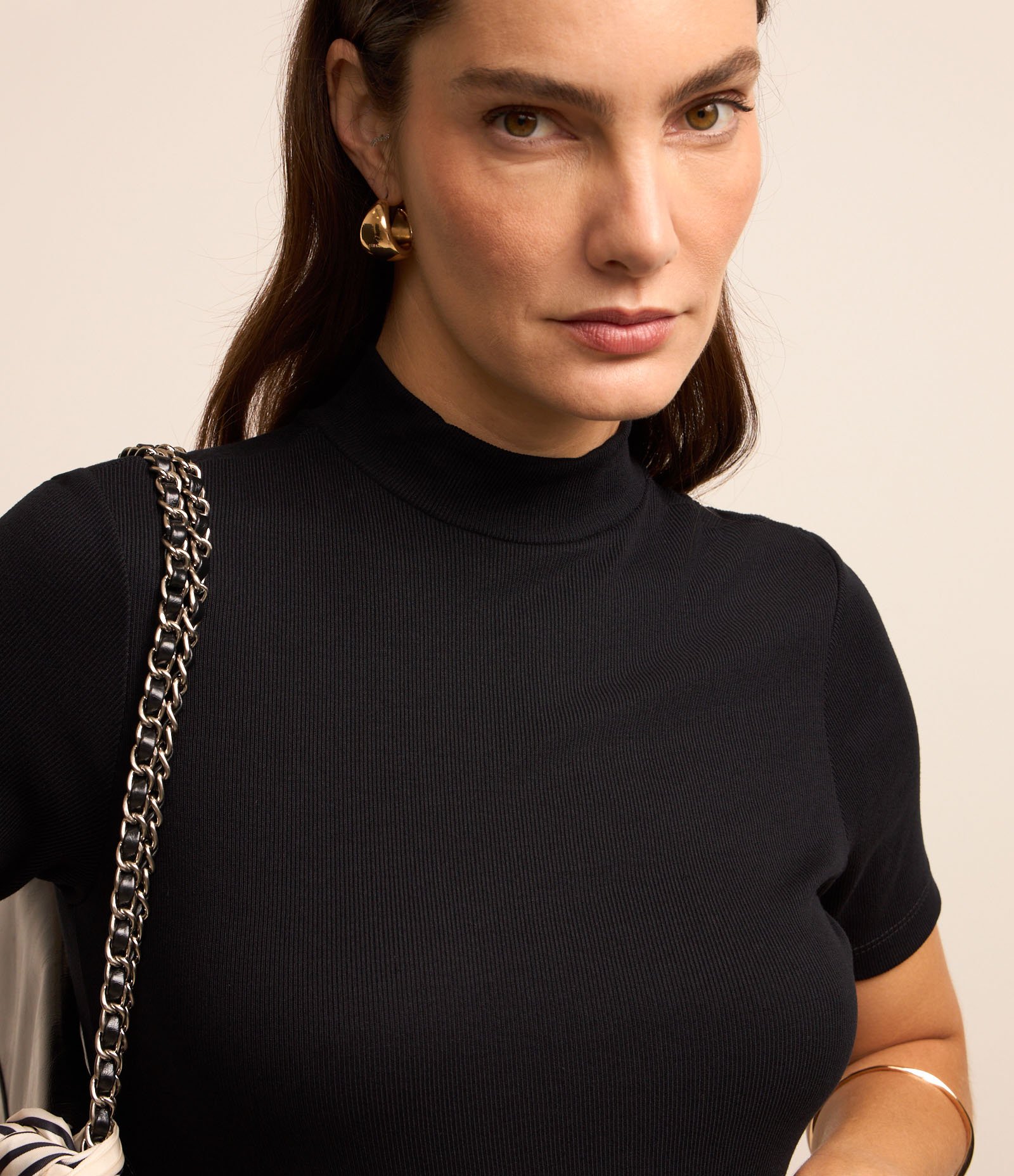 Blusa Regular em Ribana com Gola Alta Preto 4