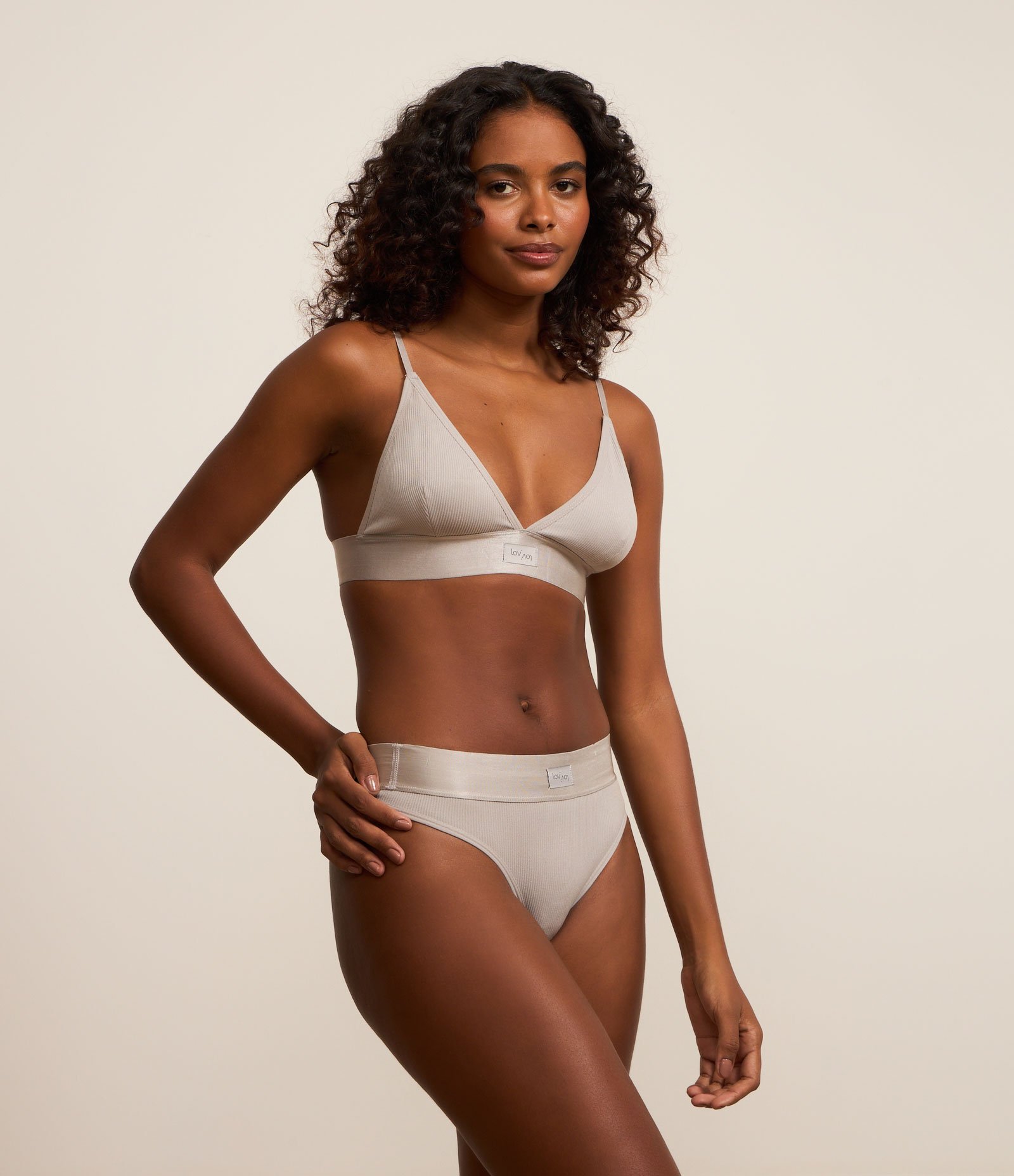 Calcinha Biquíni Texturizada em Poliamida Seamless Cinza 1